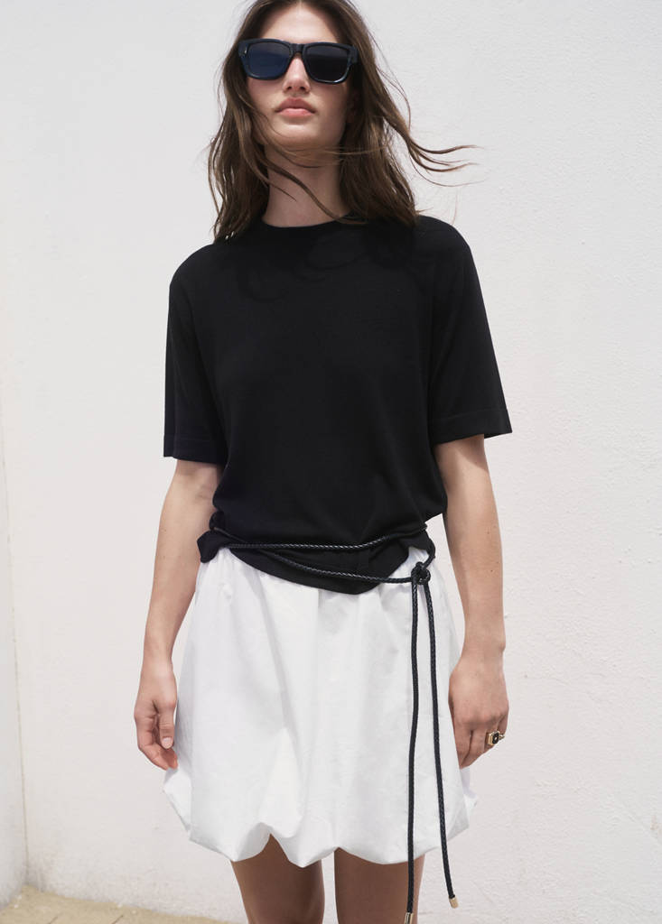 Short-sleeved fine-knit sweater — Black