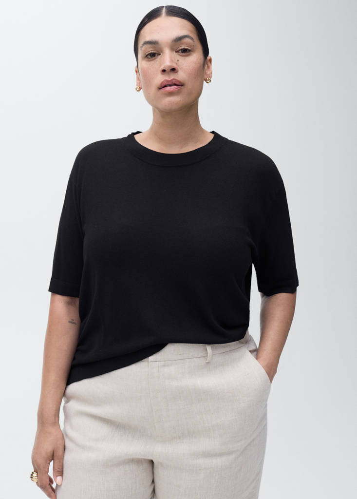 Short-sleeved fine-knit sweater — Black