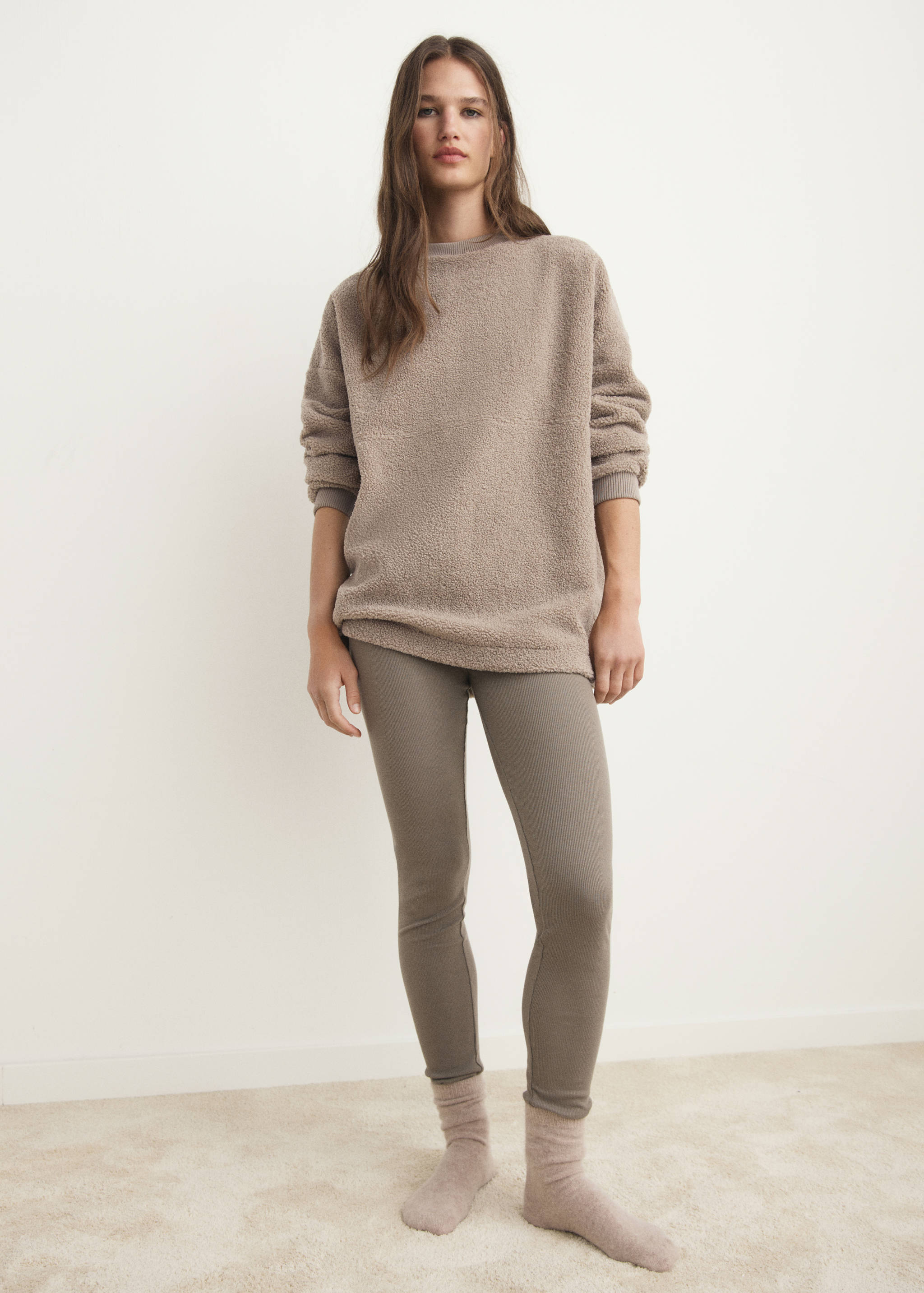 قميص بيجامة جلد الغنم - رؤية عامة