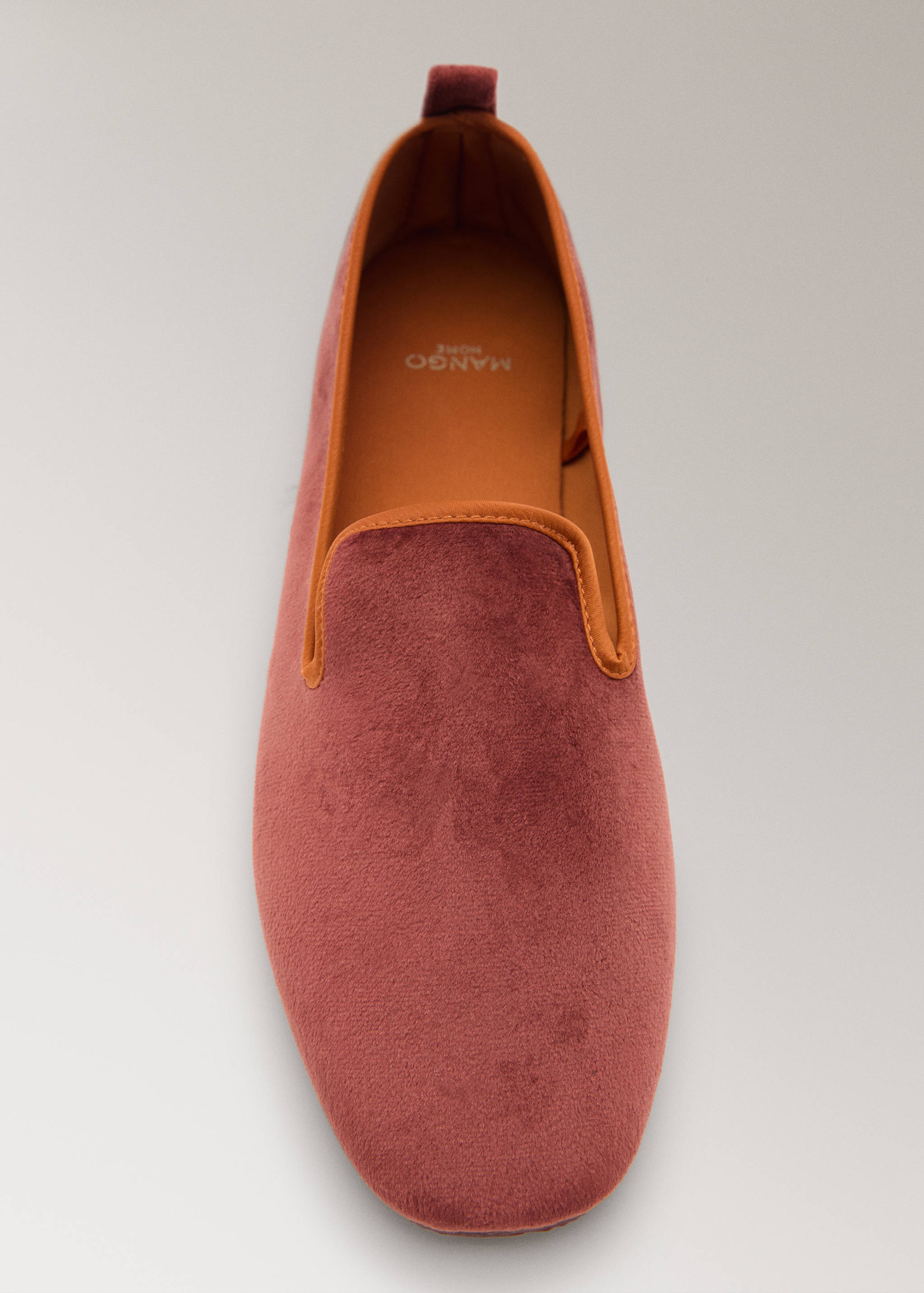 Velour slippers with piping - Details of the article 2