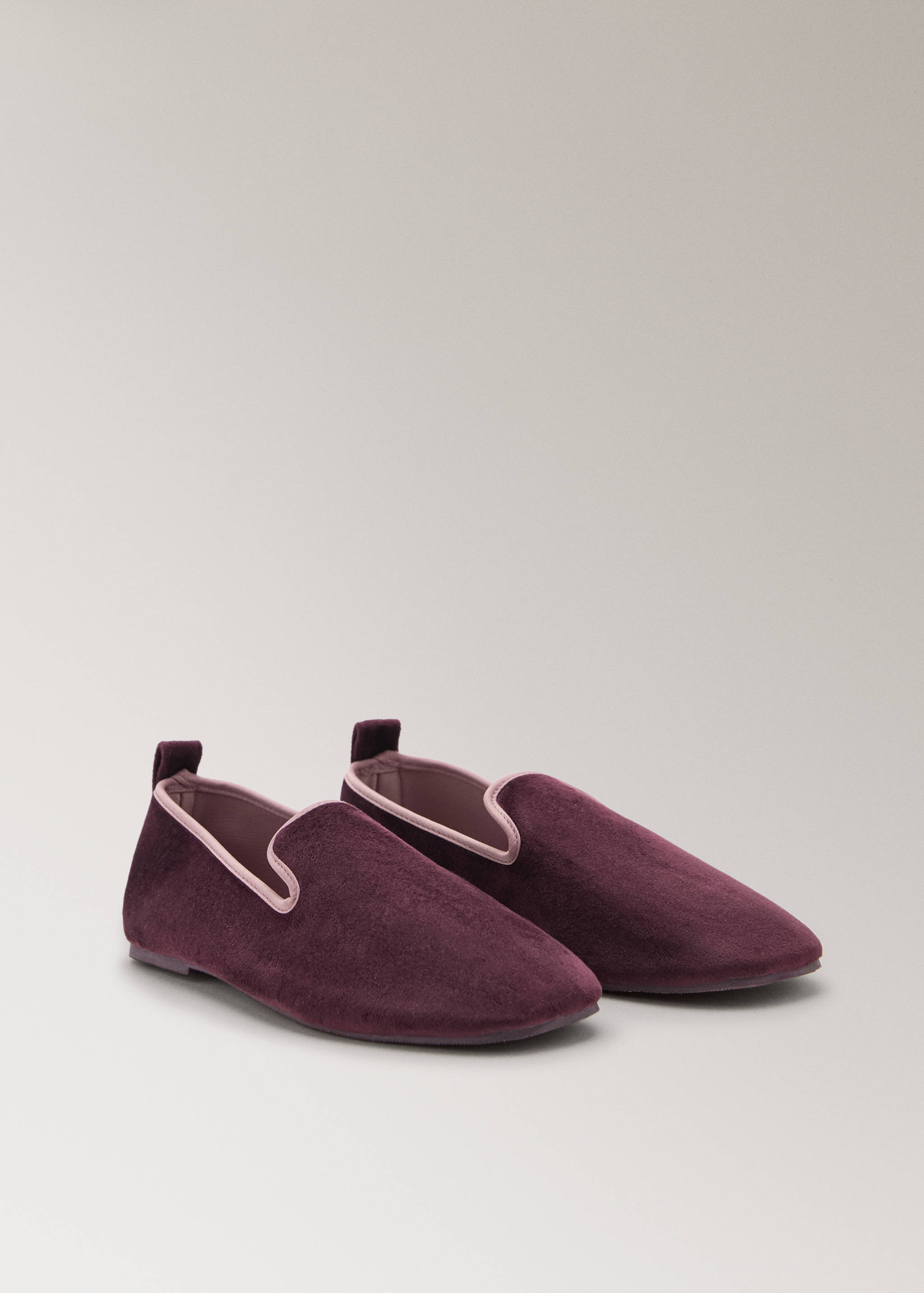 Velour slippers with piping - Medium plane