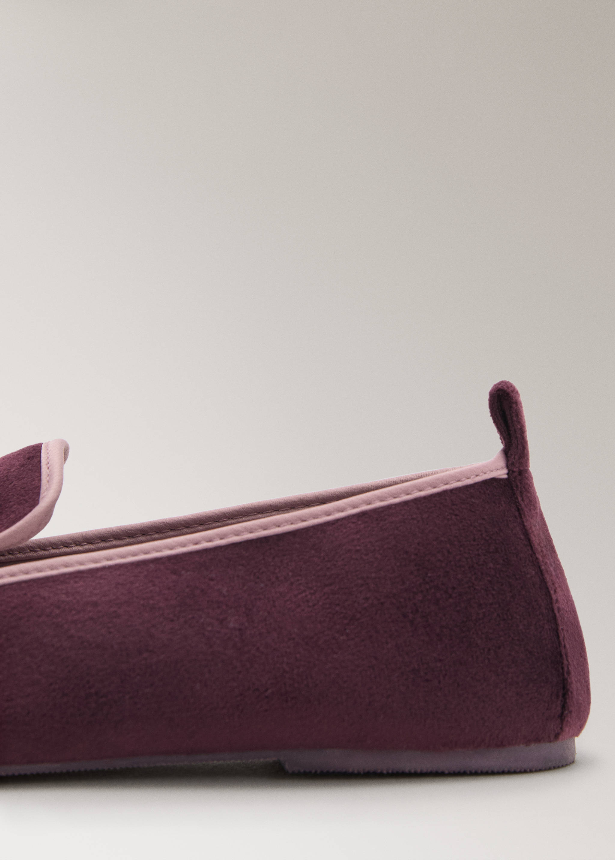 Velour slippers with piping - Details of the article 1
