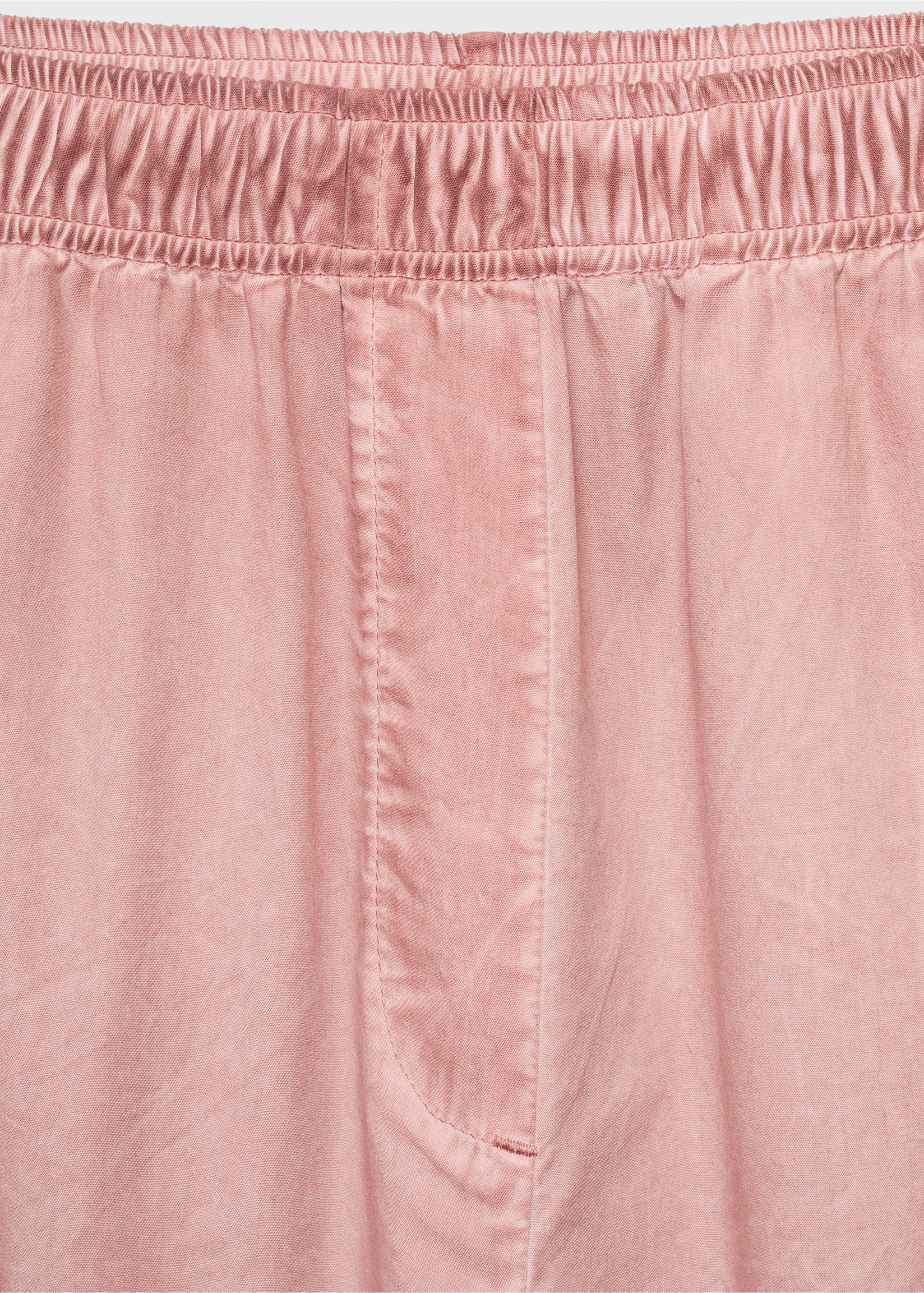Chemise coton garment-dyed - Détail de l'article 8, Rose géranium. Ref: 17014112-00.