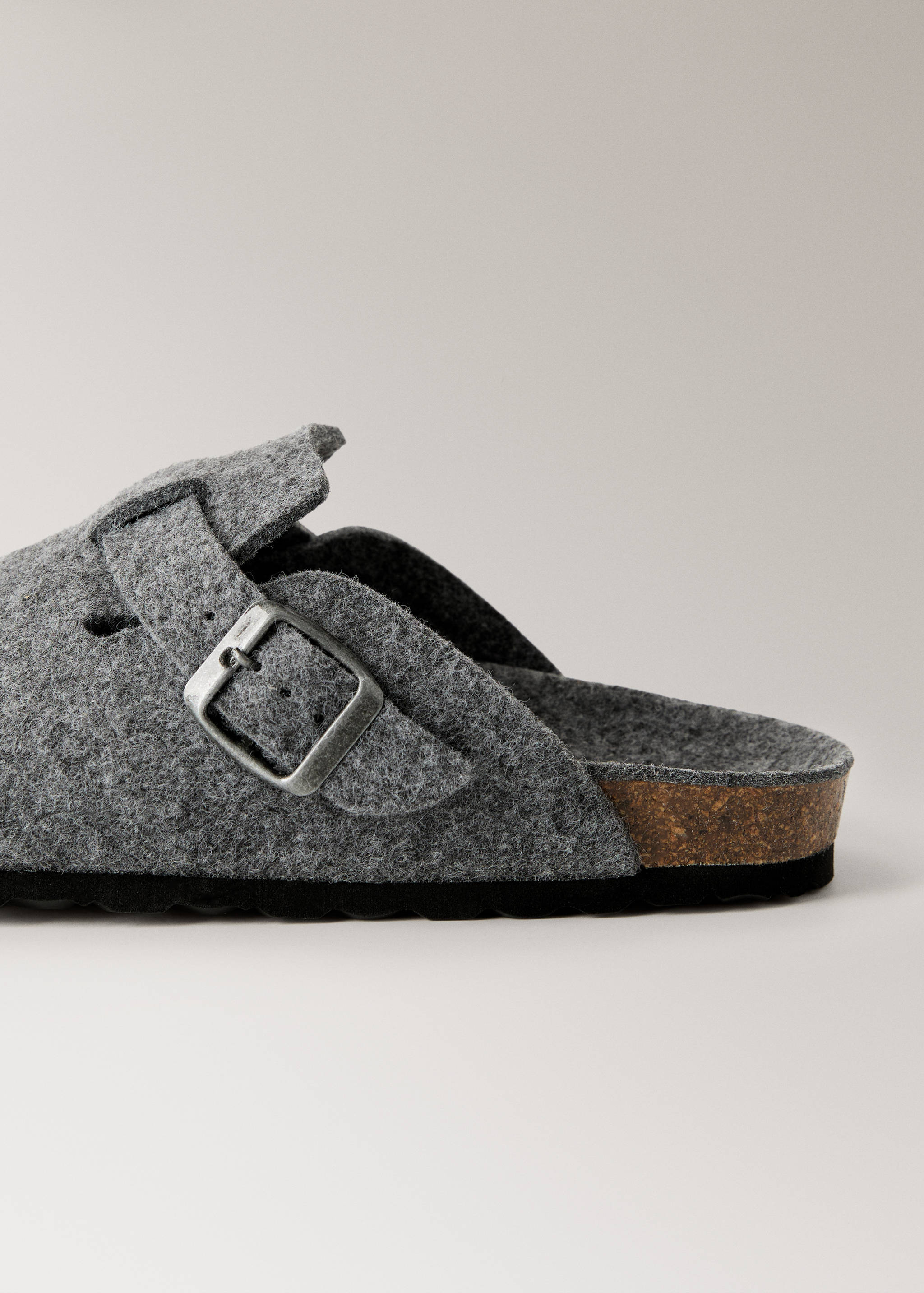 Felt clog slippers - Details of the article 1