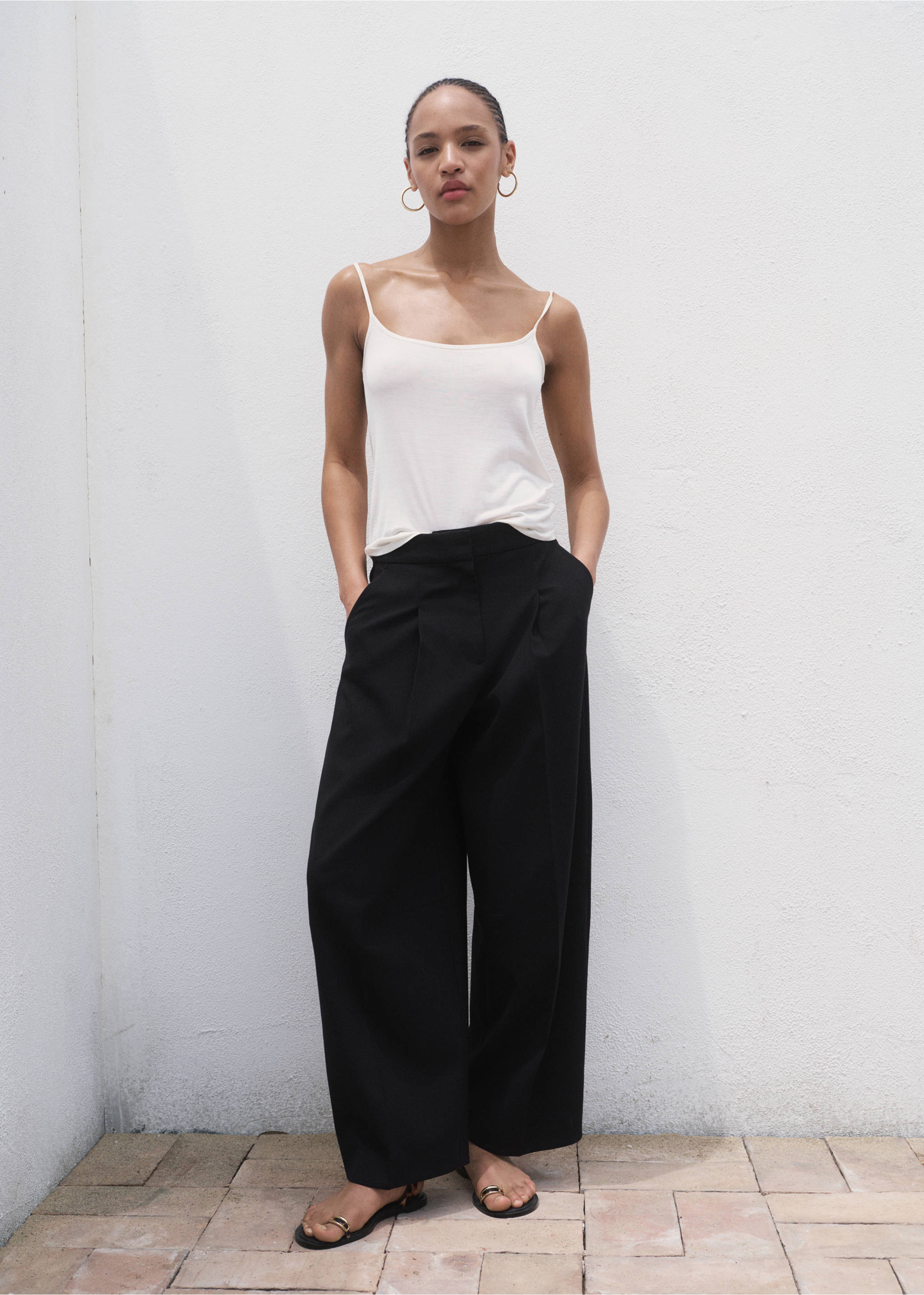 Pleated wide leg trousers - General plane, Black. Ref: 17014122-00.