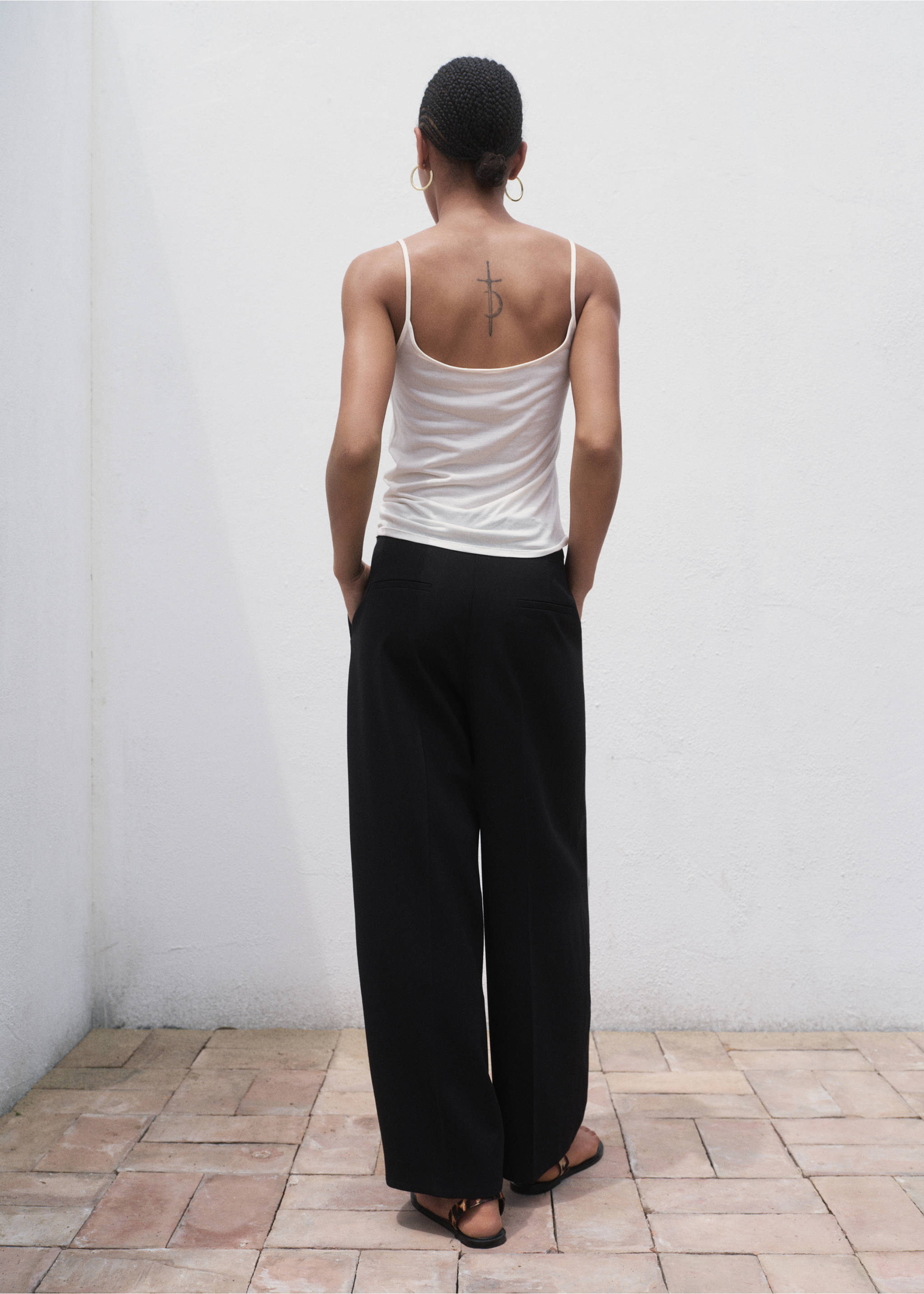Pleated wide leg trousers - Reverse of the article, Black. Ref: 17014122-00.