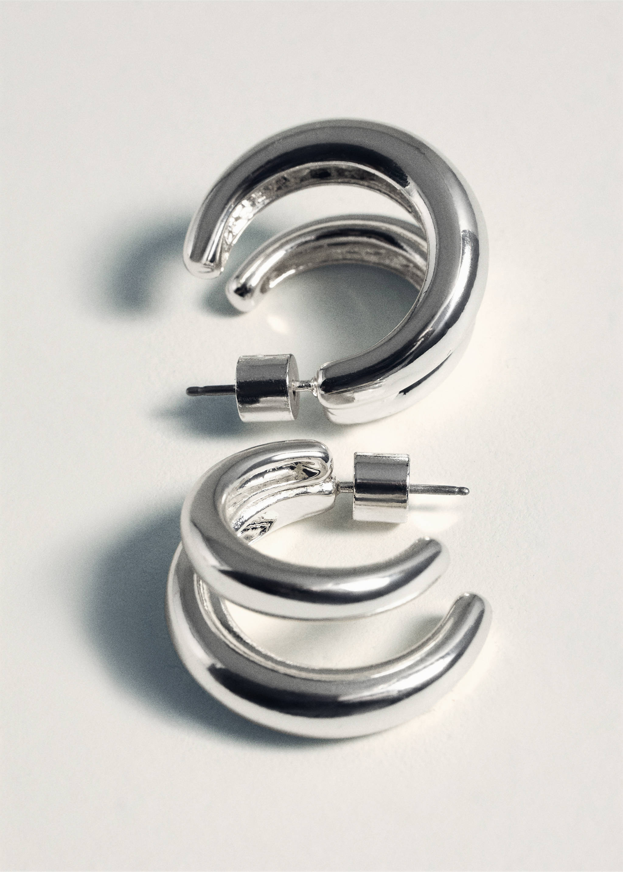 Double hoop earrings - Details of the article 5