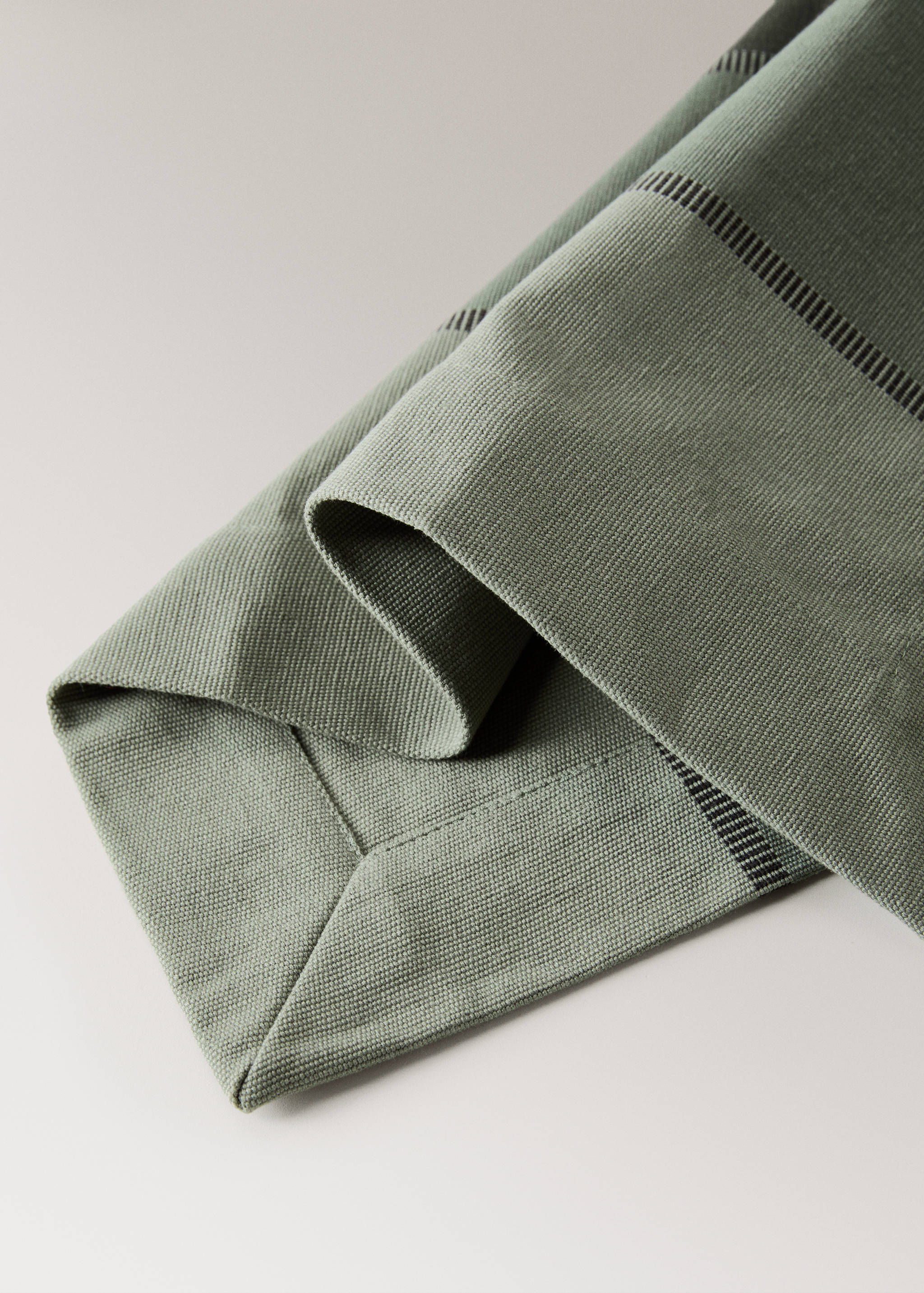 Cotton placemats with coloured stripes - Details of the article 1