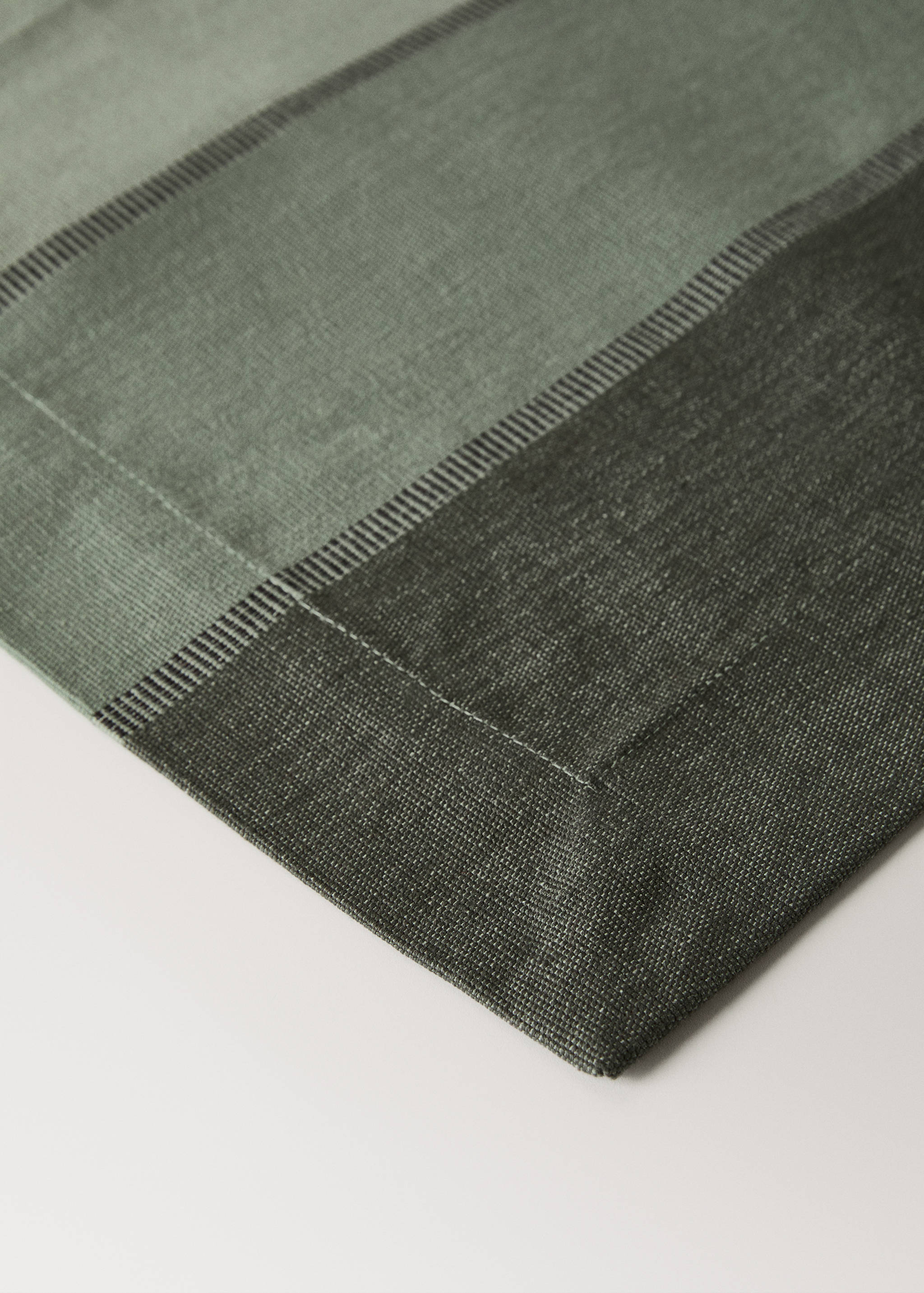 Cotton placemats with coloured stripes - Details of the article 2