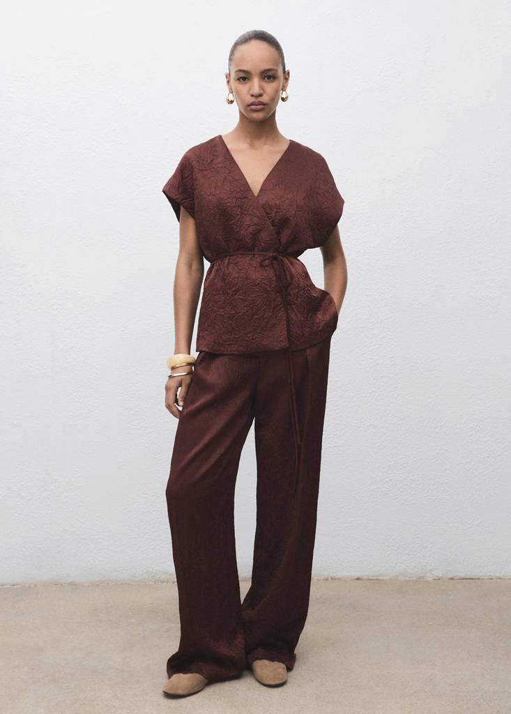 Straight-leg crinkled-effect trousers — Chocolate