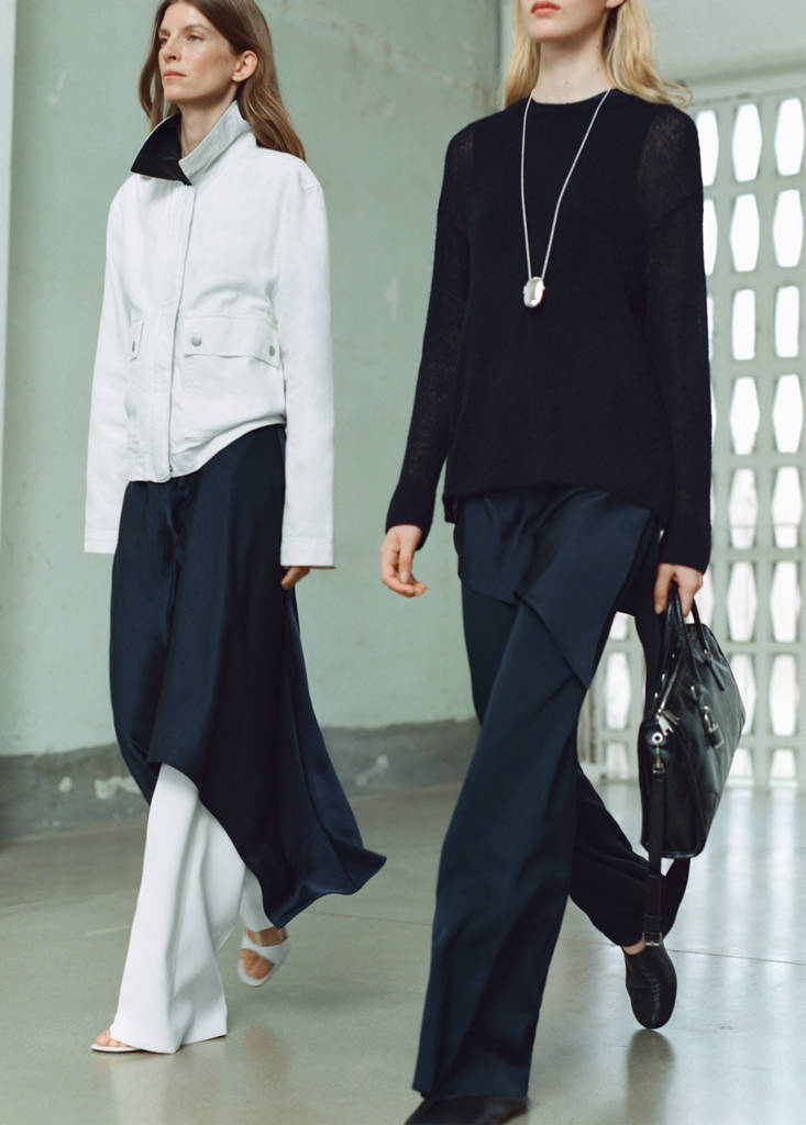 Long flared trousers — Navy