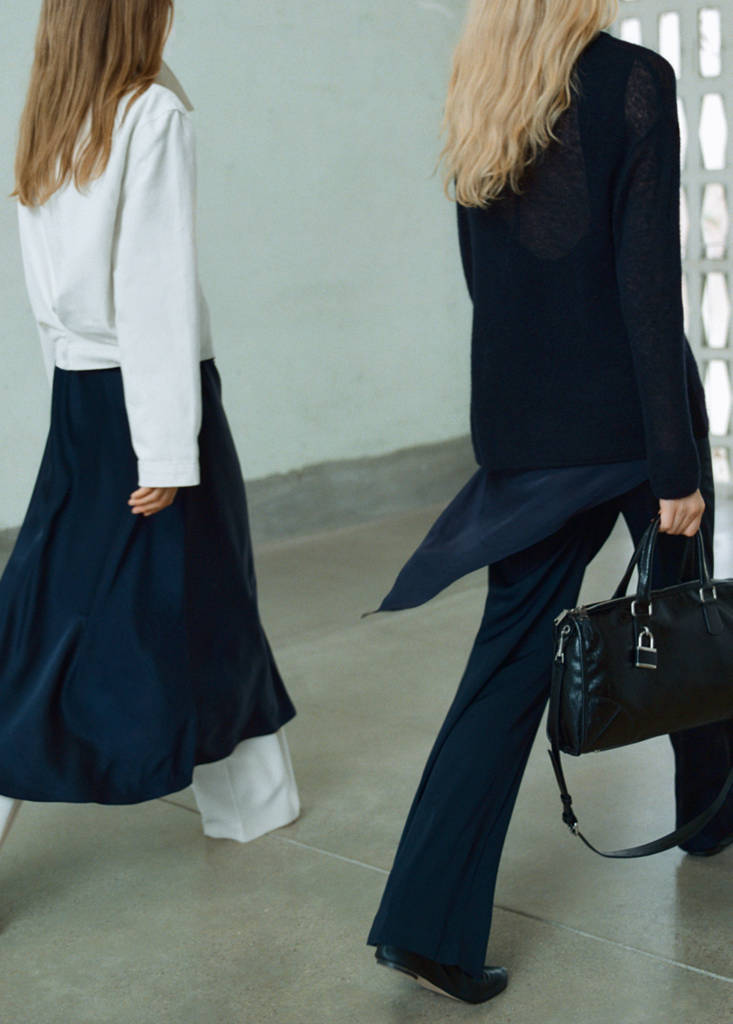 Long flared trousers — Navy