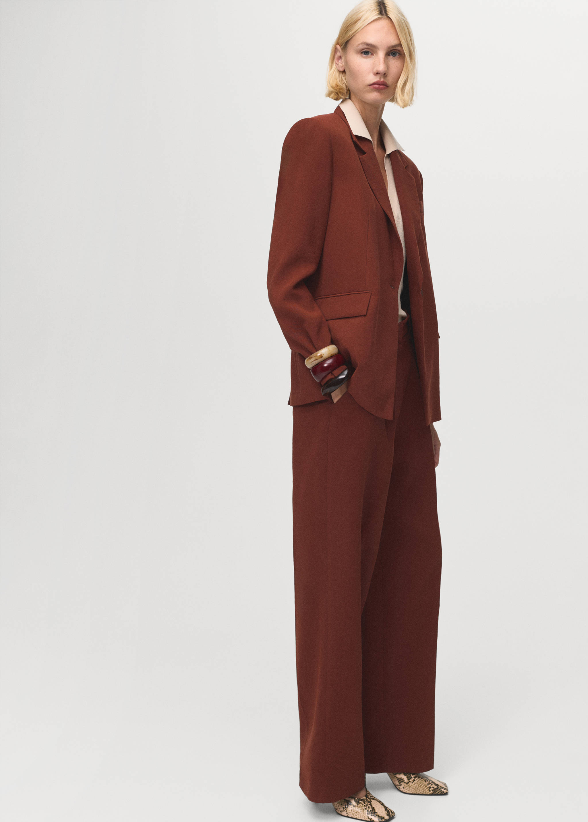 Calças retas de modal - Plano geral