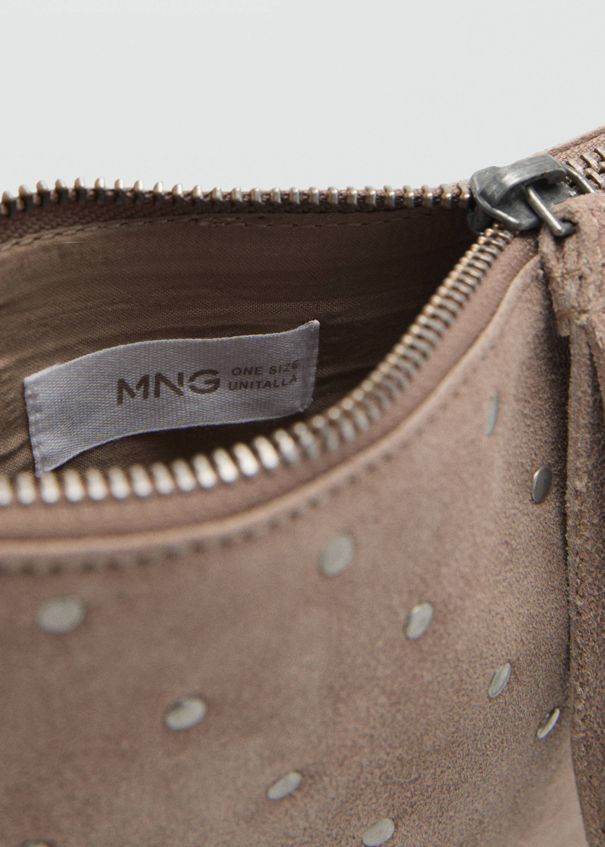 Studded clutch bag - Details of the article 2