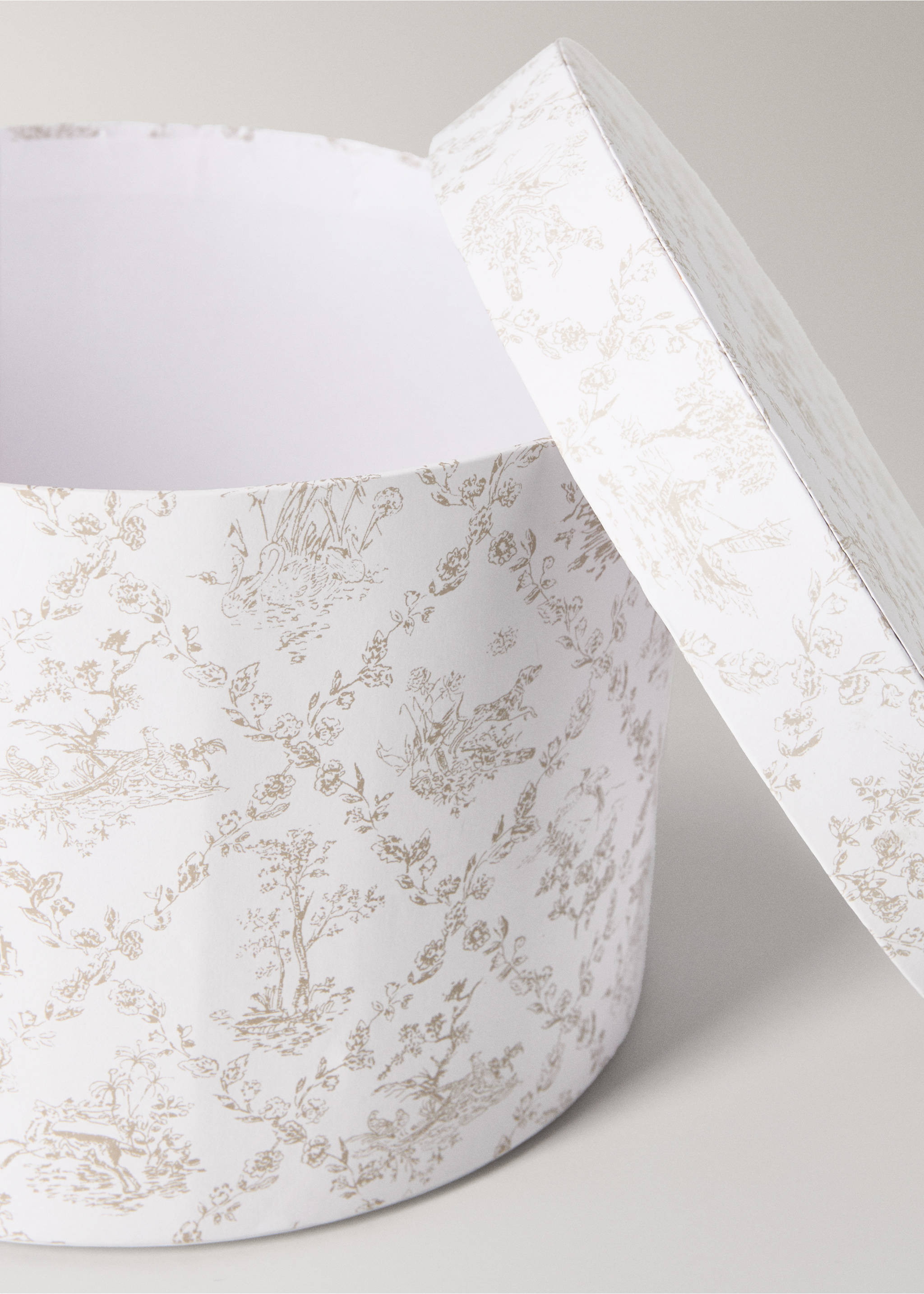 Large children’s box with print - Details of the article 2, Off White. Ref: 17014440-00.