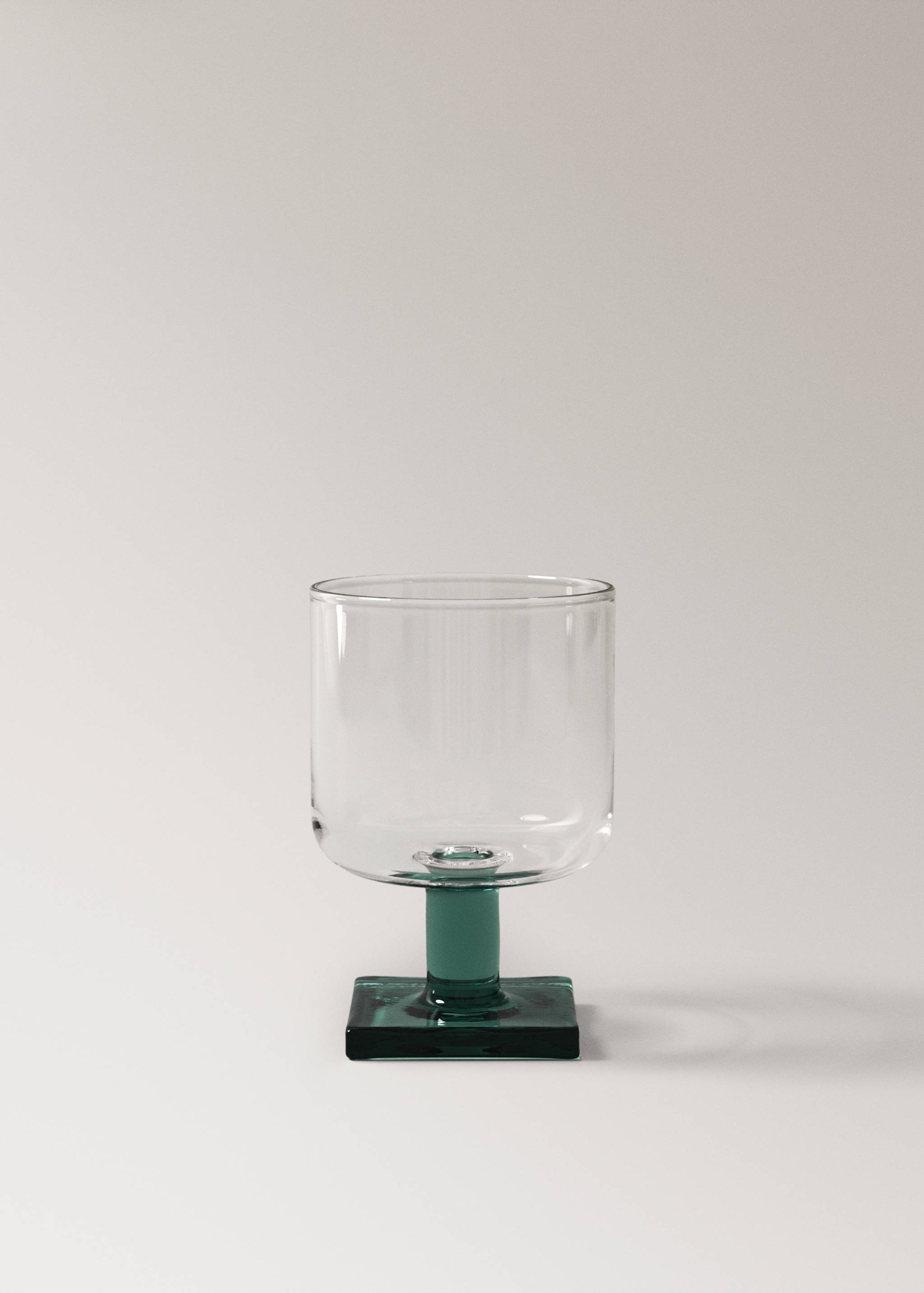 Kieliszek ze szkła borokrzemianowego z kolorową podstawą - Artykuł bez modela/modelki