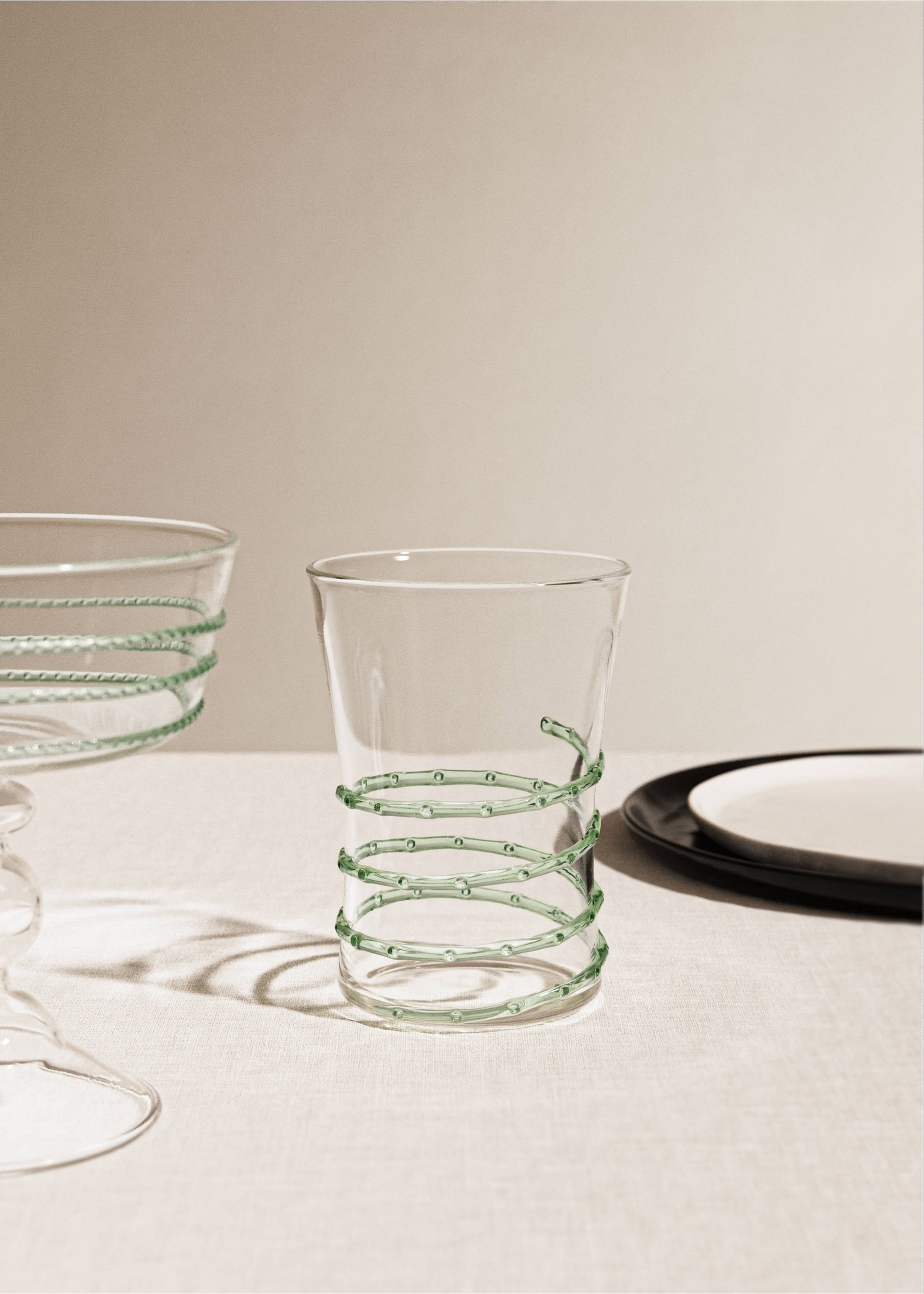 Borosilicate glass vase with dot texture - General plane, Off White. Ref: 17014446-00.