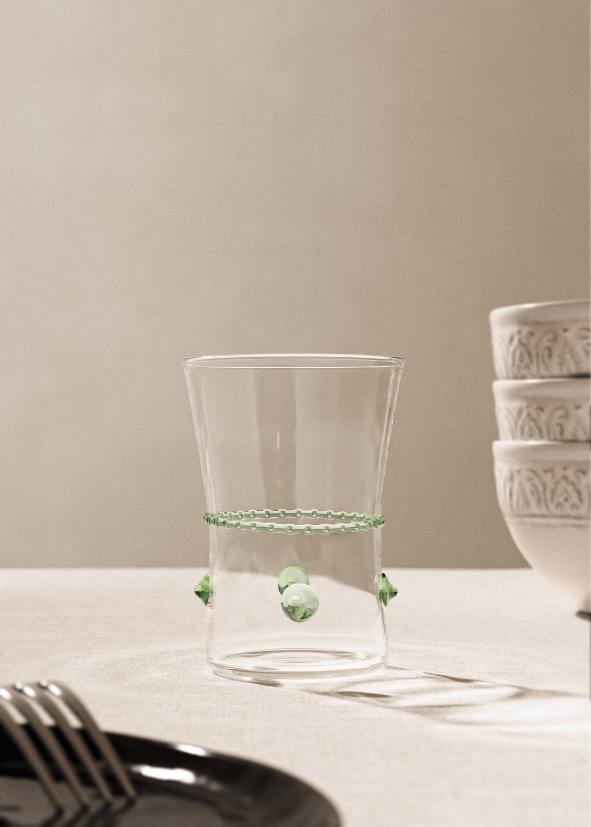 Borosilicate glass vase with spiral relief - General plane, Off White. Ref: 17014447-00.