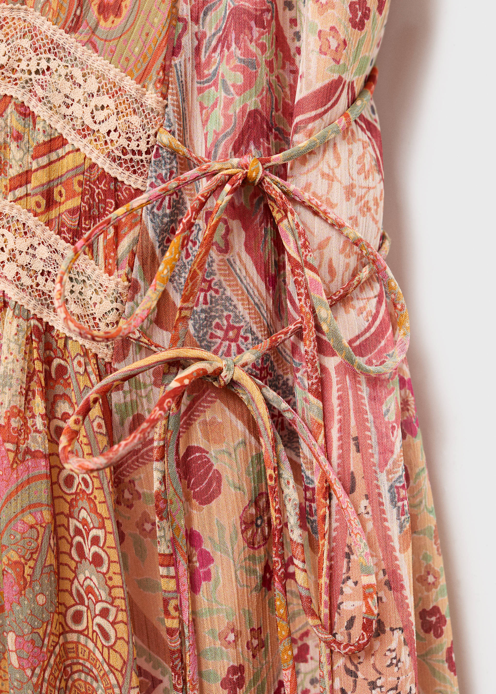 Kasmjírmintás csipkés ruha - A termék adatai 0