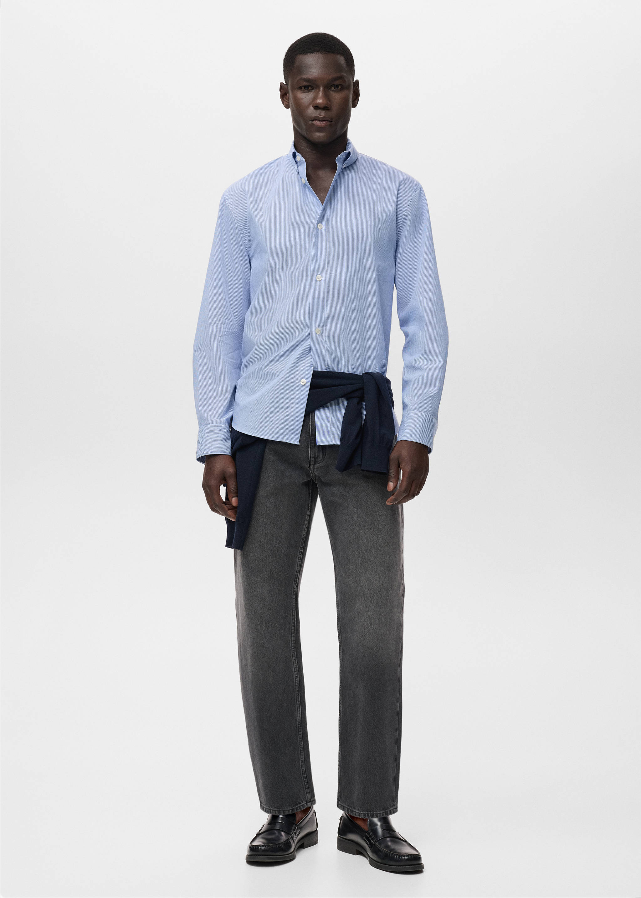 Camisa de algodão às riscas regular fit - Plano geral