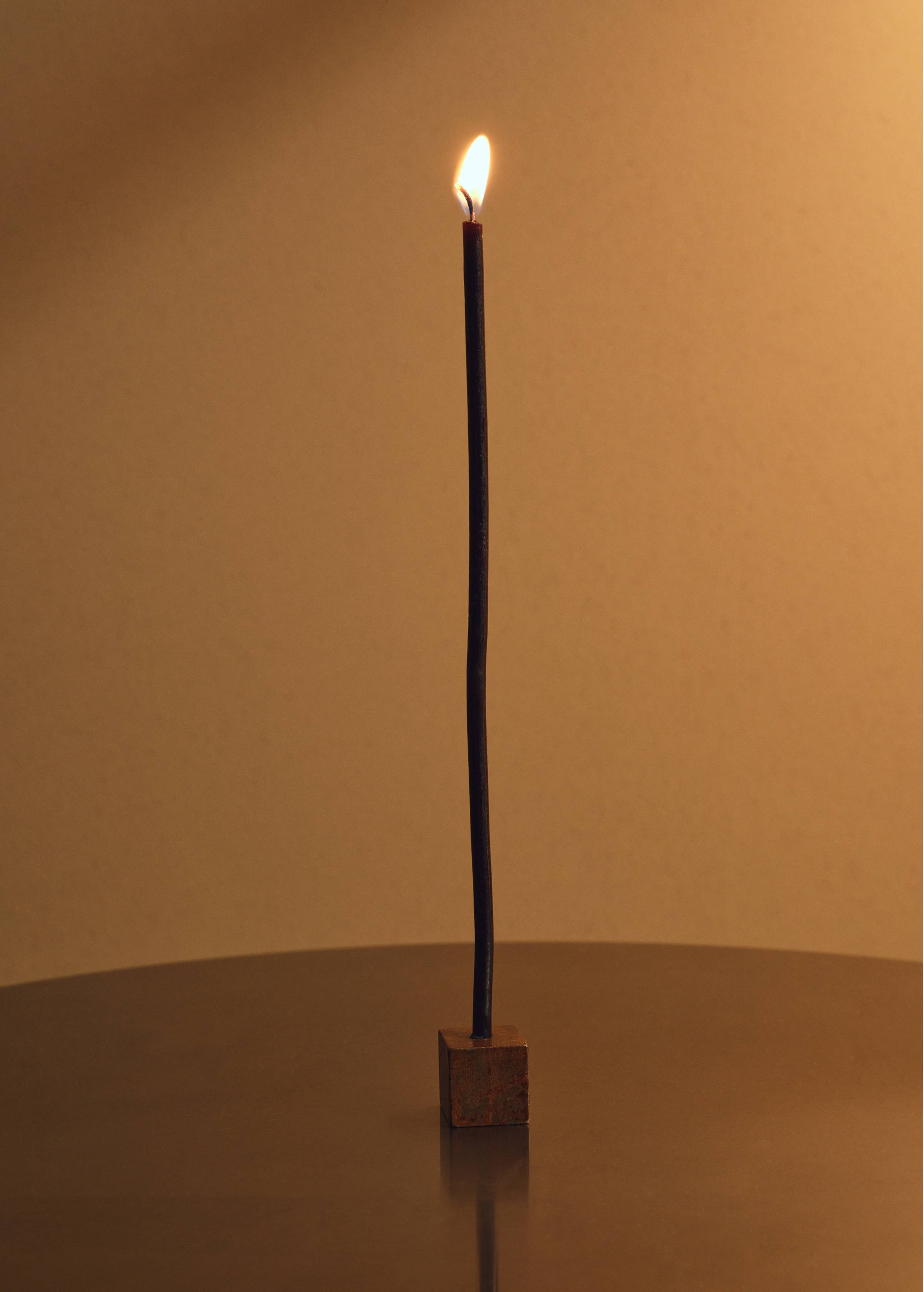 Set of 20 decorative elongated candles with base detail - General plane