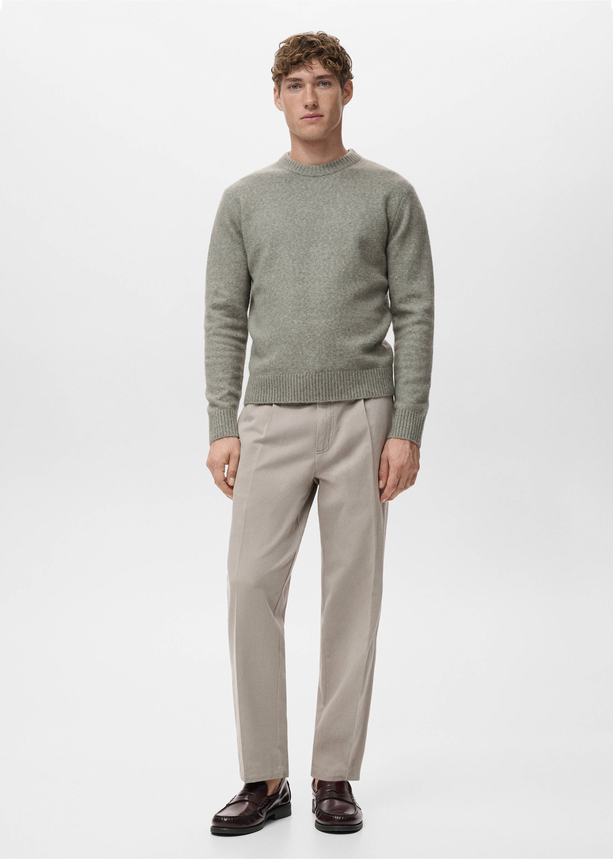 Pantalon droit à plis en coton lyocell - Plan général, Gris clair/pastel. Ref: 17015142-00.