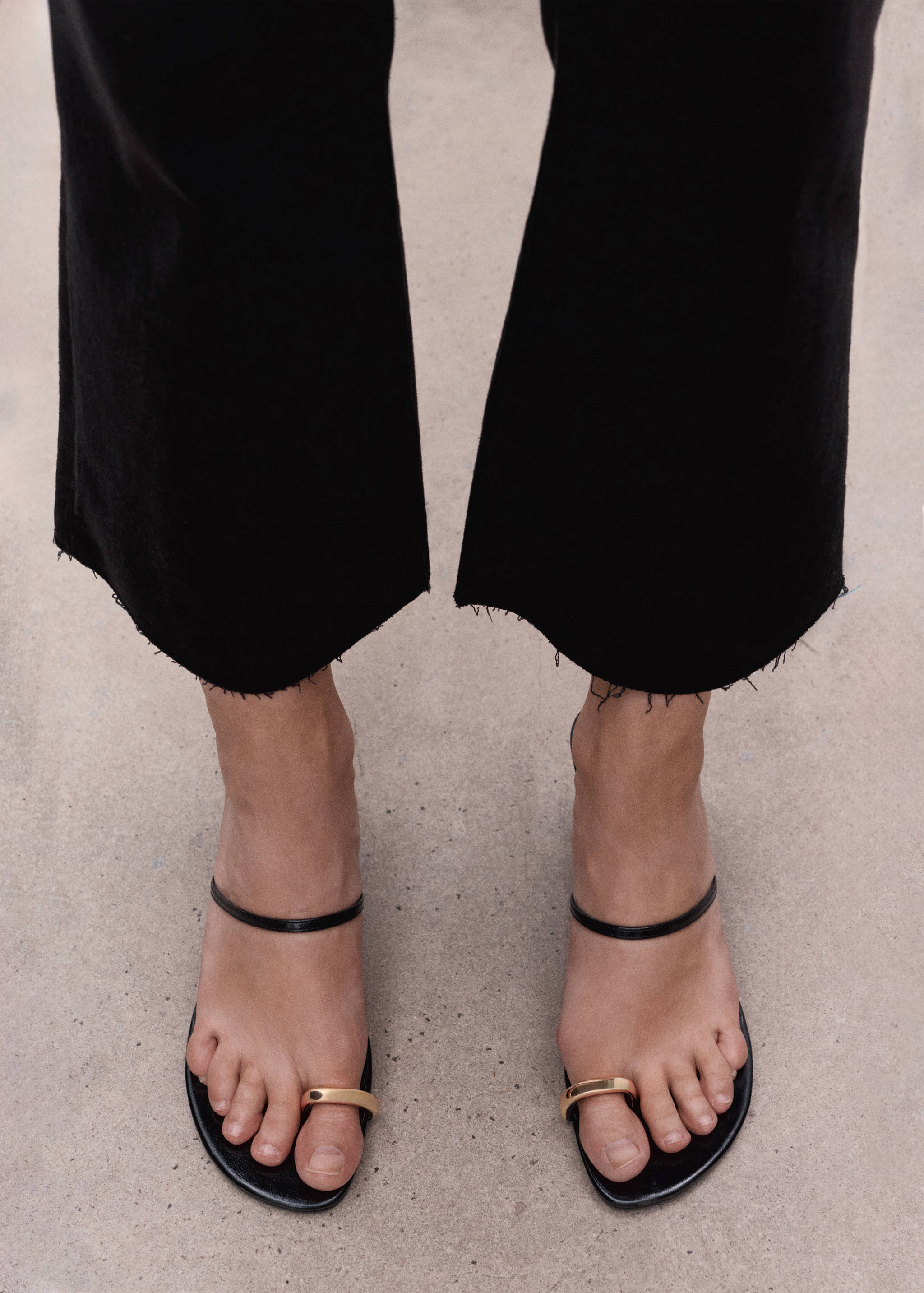 Maternity flared cropped jeans - Details of the article 6