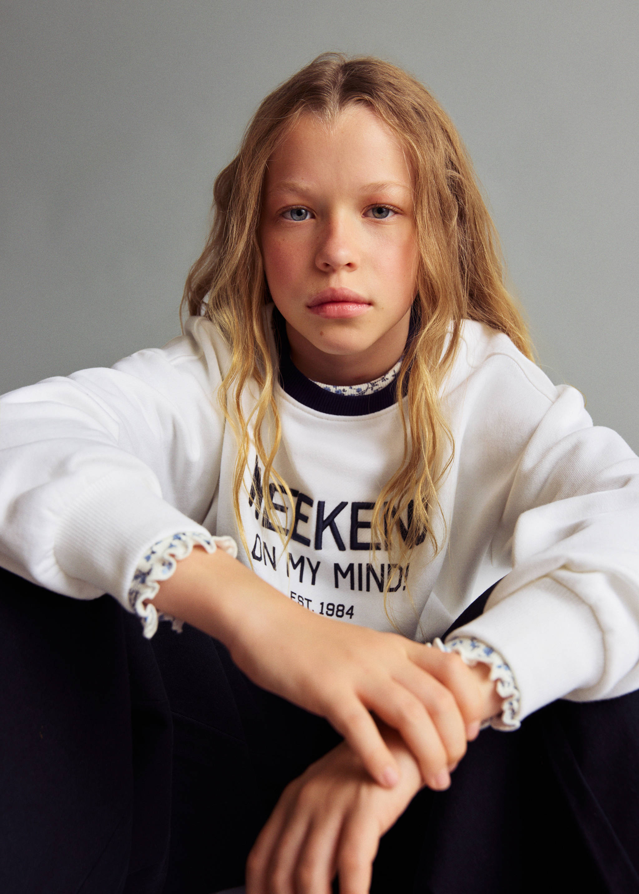 Sudadera algodón detalle bordado - Plano medio