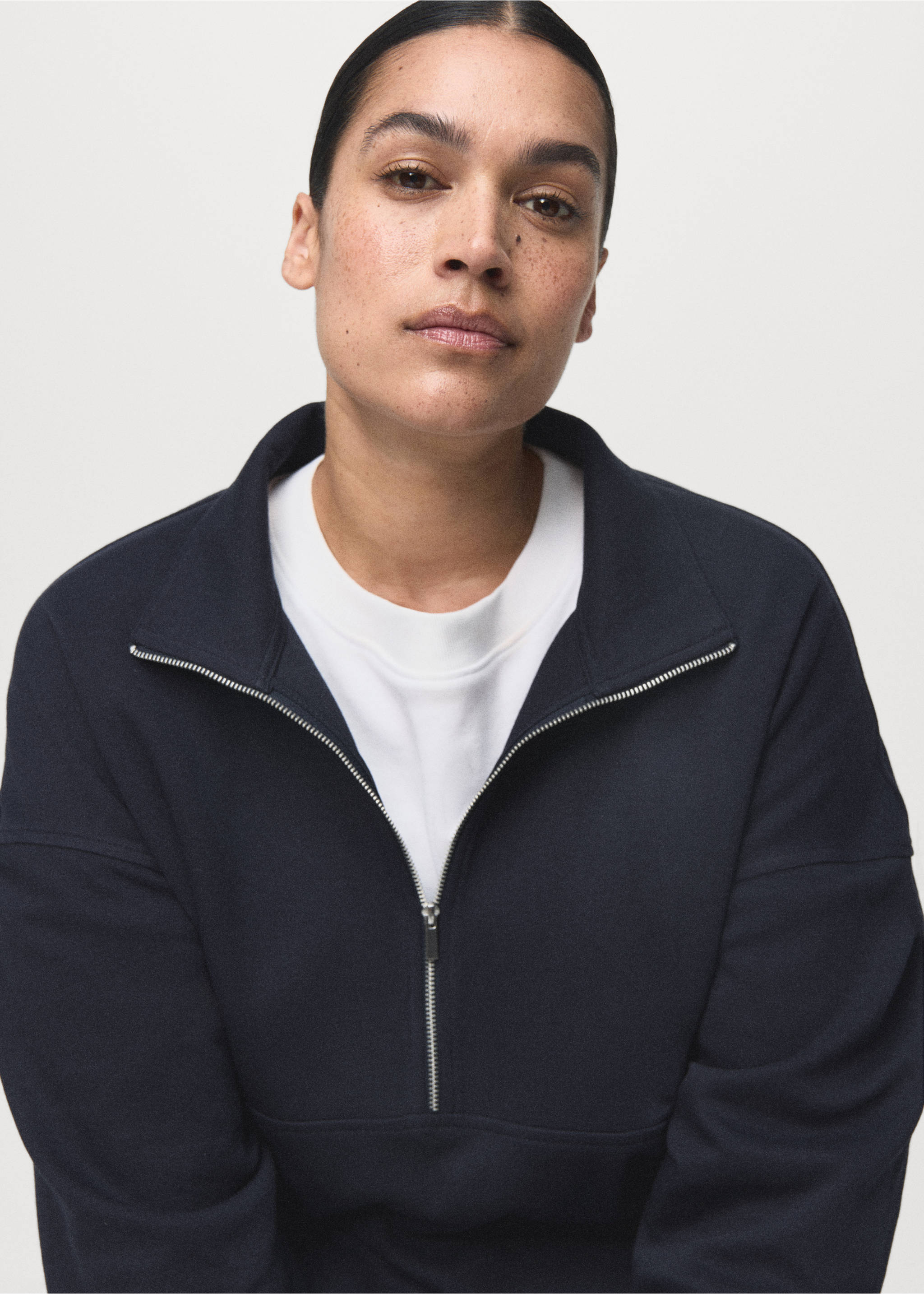 Turtleneck sweatshirt with zip - Details of the article 5, Navy. Ref: 17015171-00.