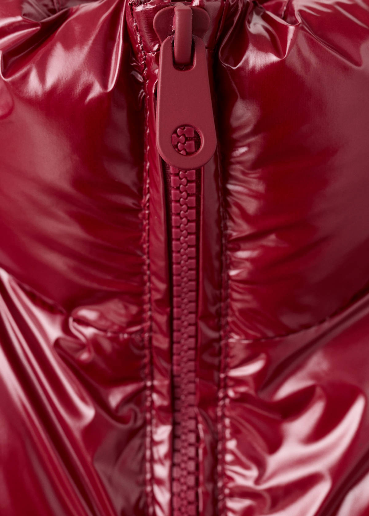 Shiny quilted anorak — Burgundy