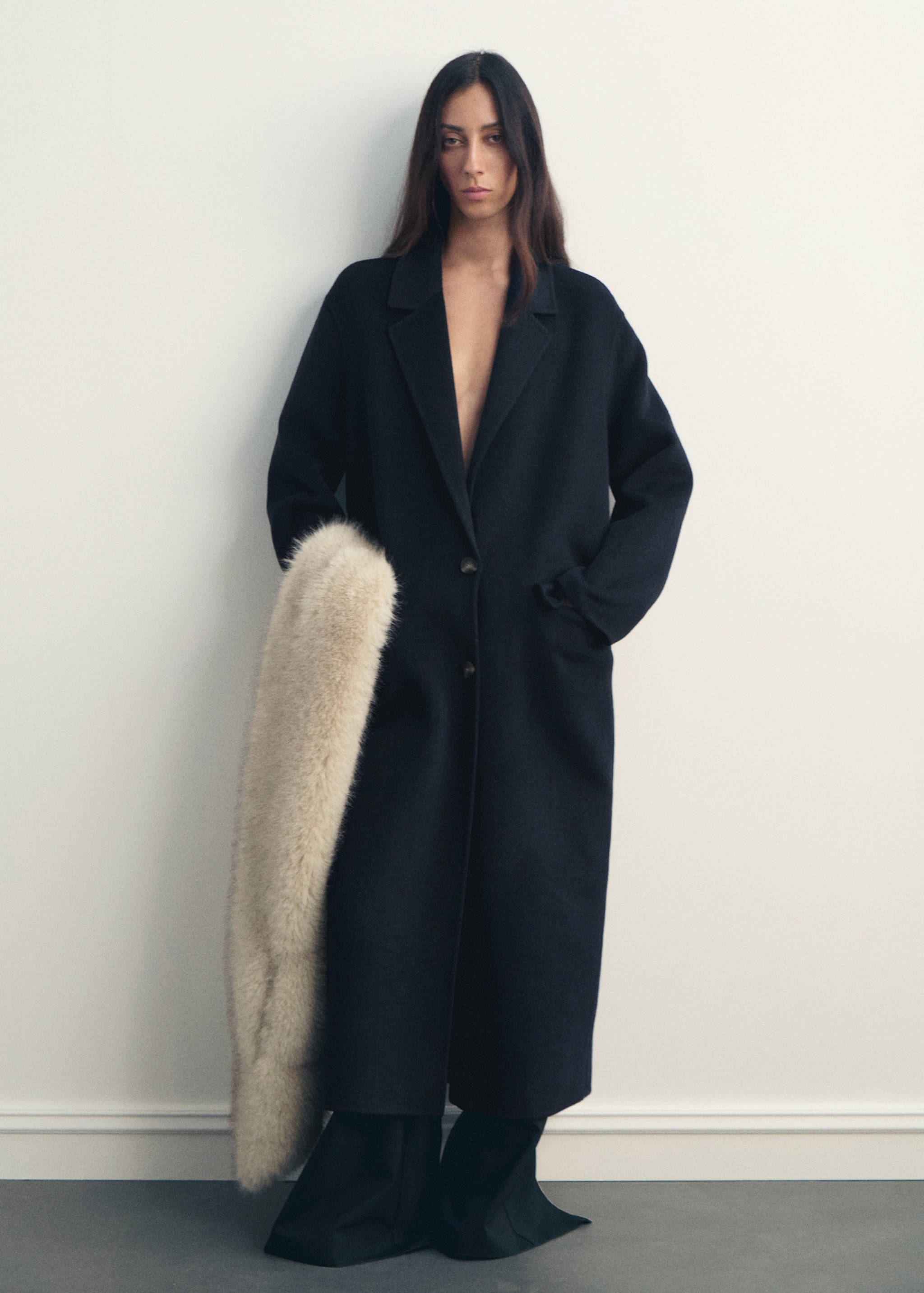 Long wool coat - General plane