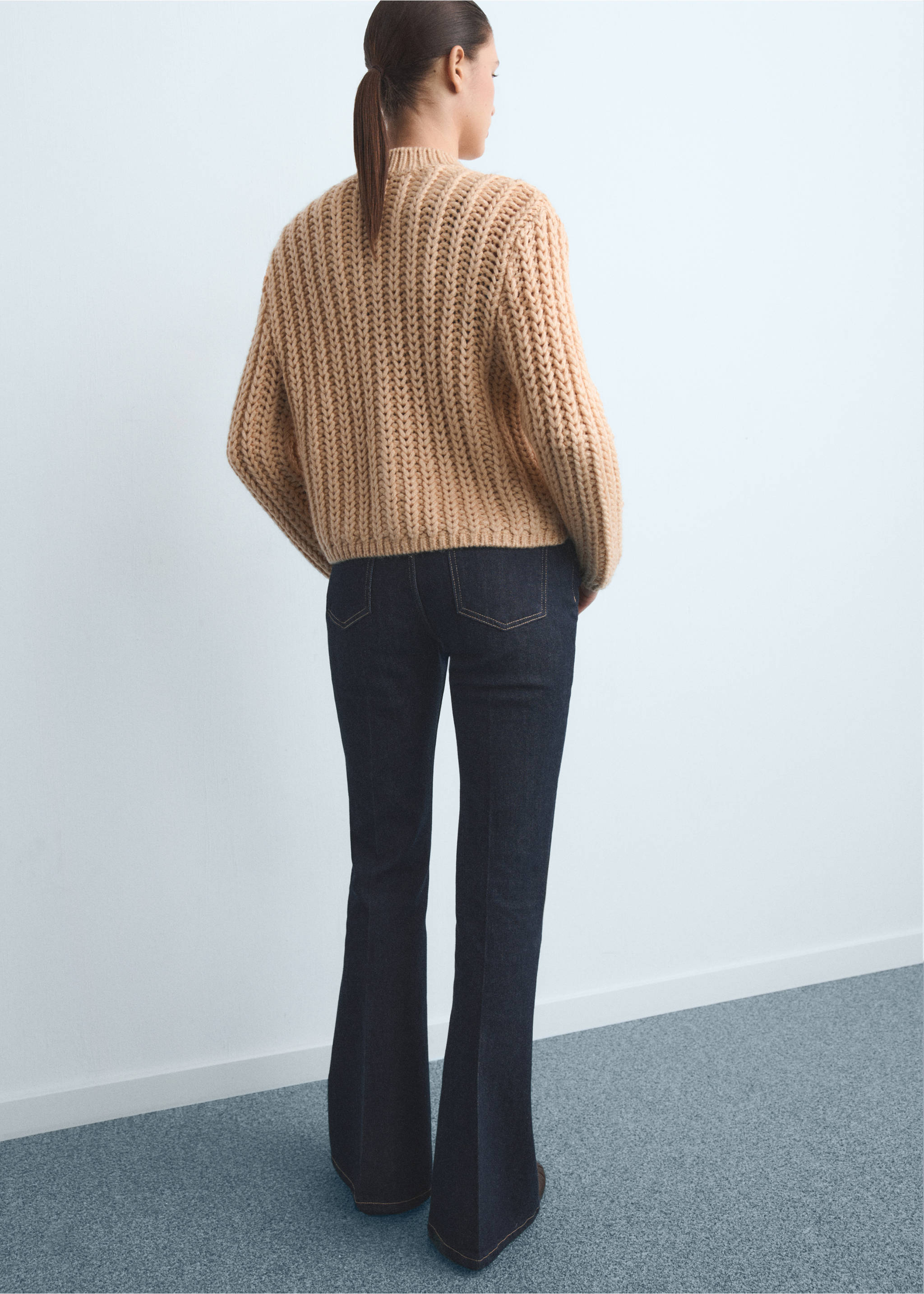 Violet flared high-rise jeans - Reverse of the article, Open Blue. Ref: 17015805-00.