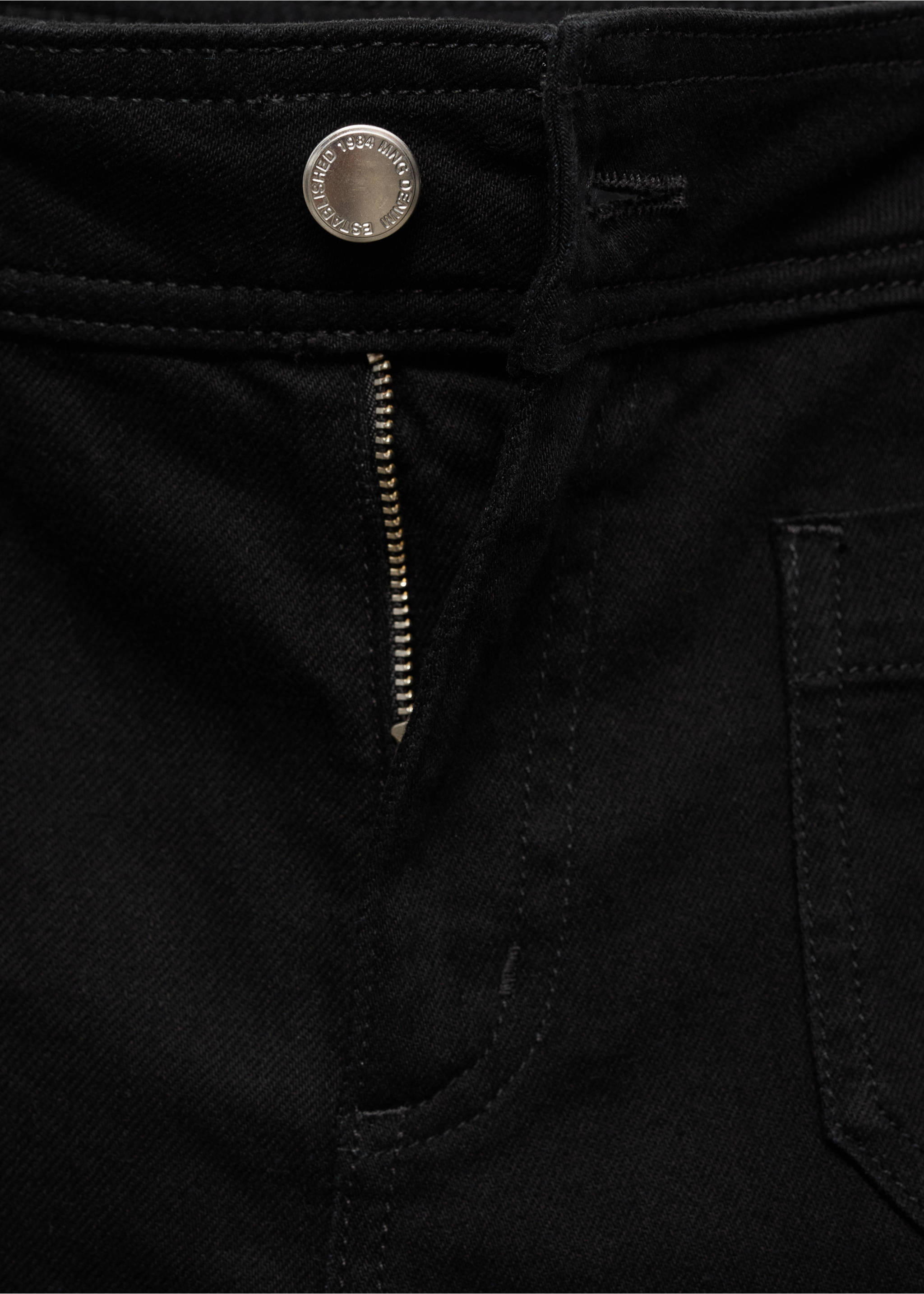 Jean large avec poches - Détail de l'article 8, Black denim. Ref: 17015809-00.