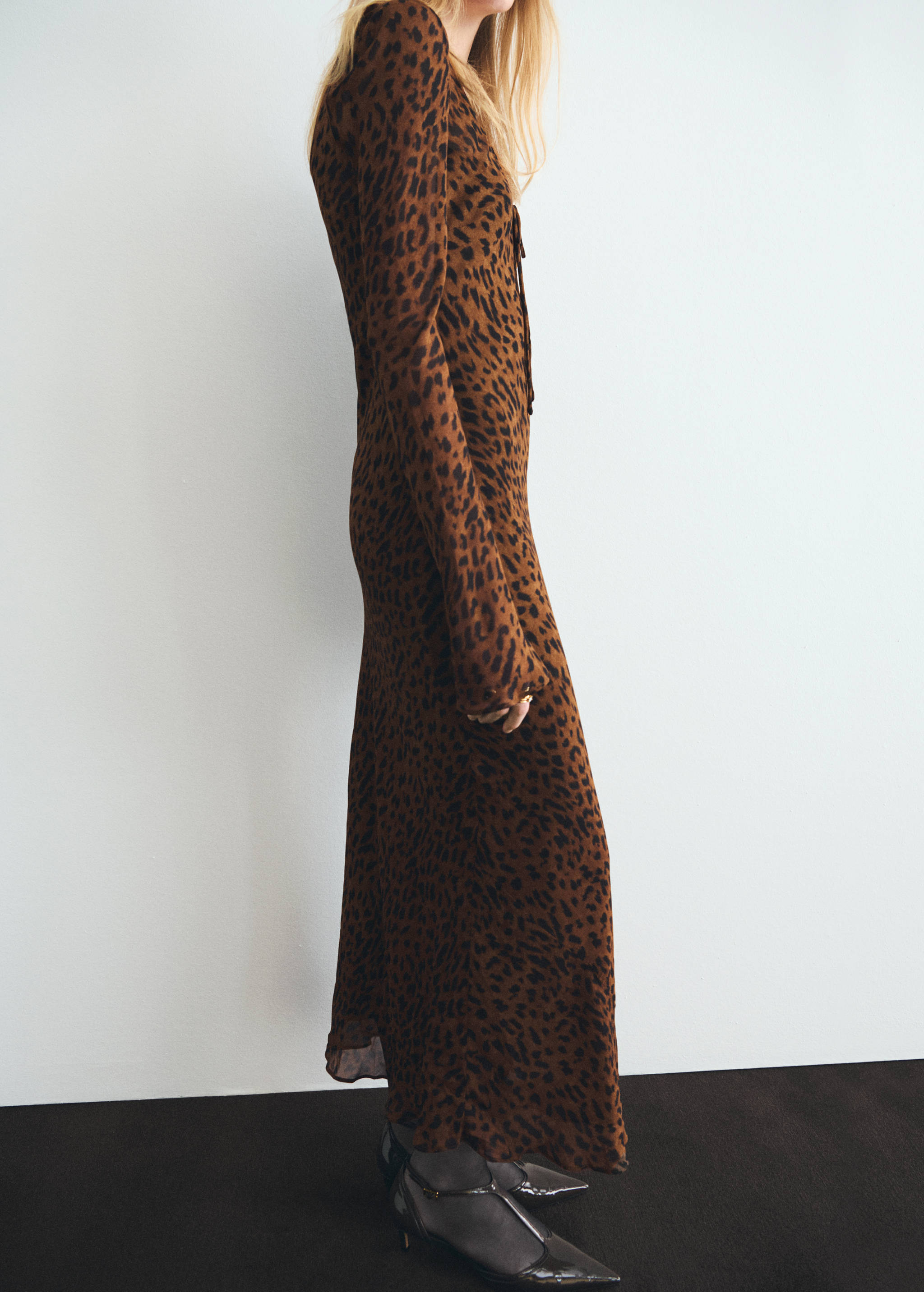Long-sleeved leopard-print dress - Reverse of the article