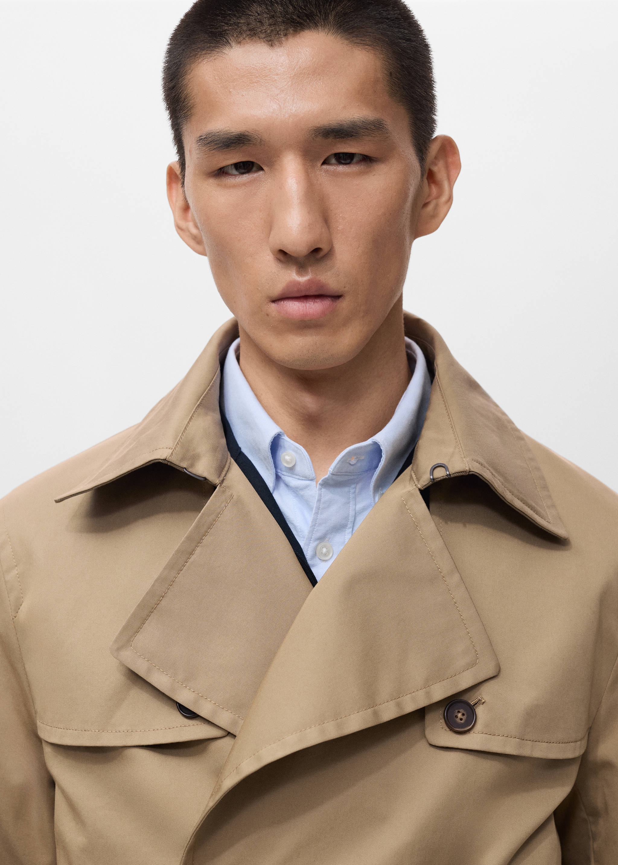 Water-repellent belted trench coat - Details of the article 1