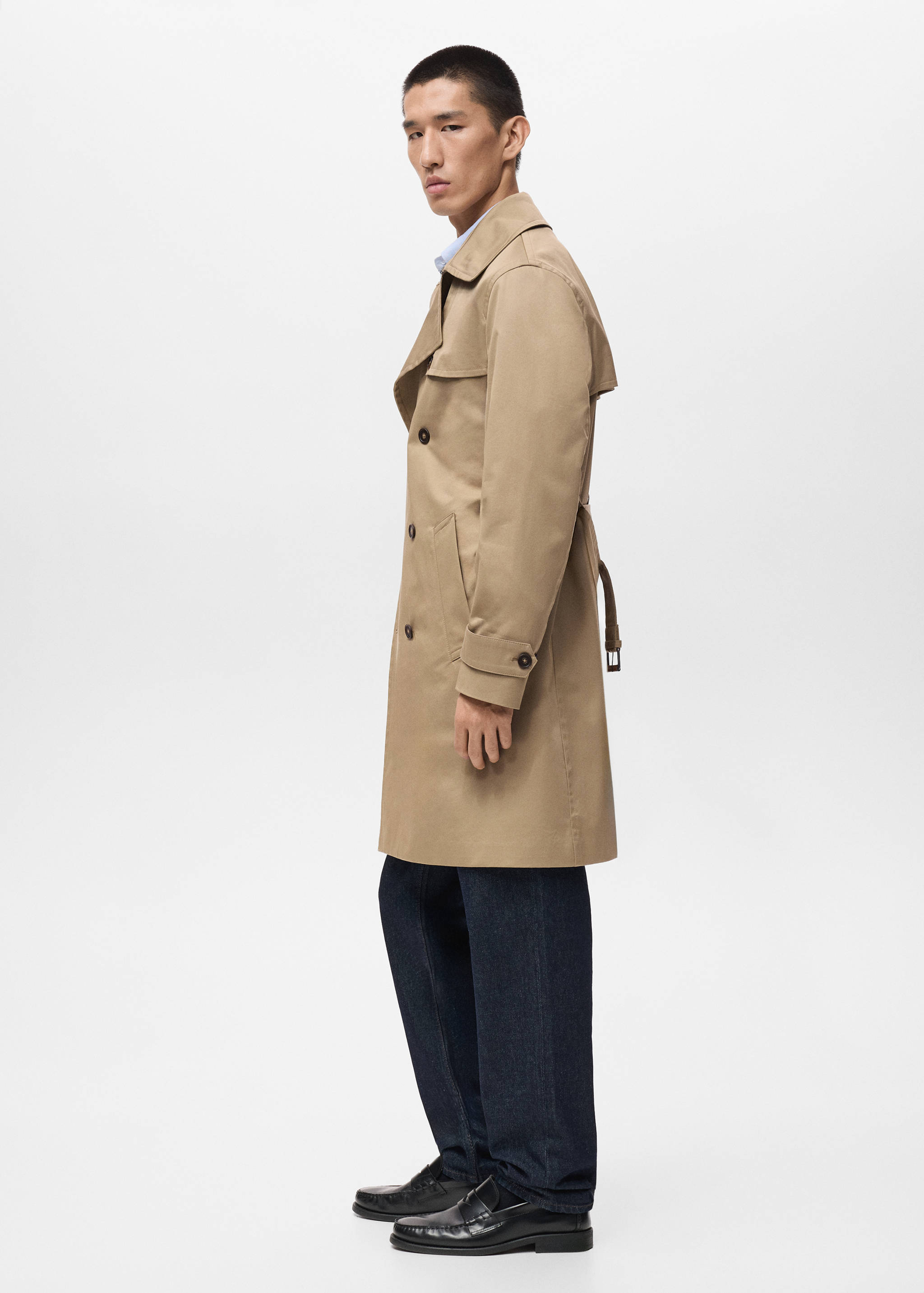 Water-repellent belted trench coat - Details of the article 2