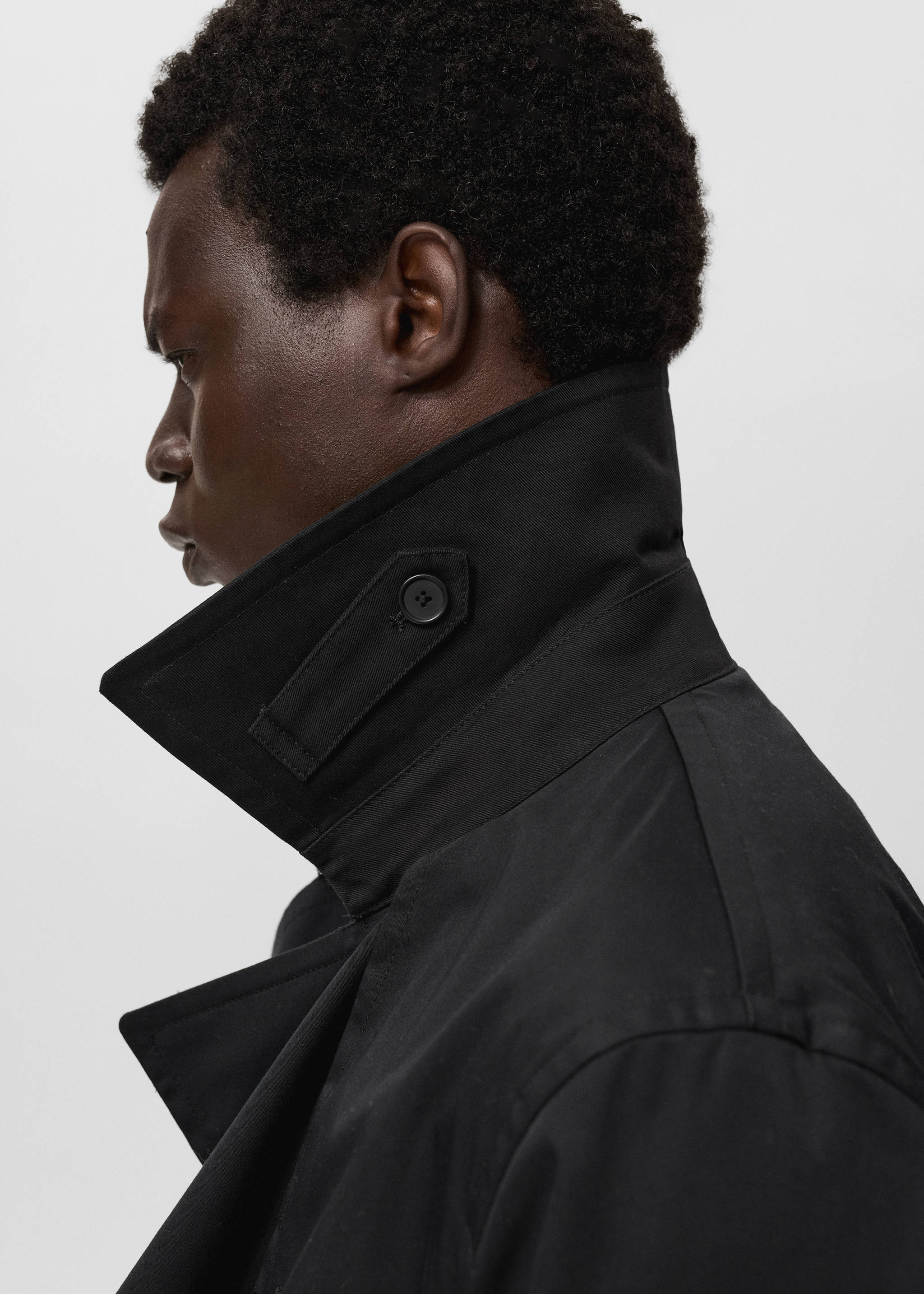 Water-repellent belted trench coat - Details of the article 1