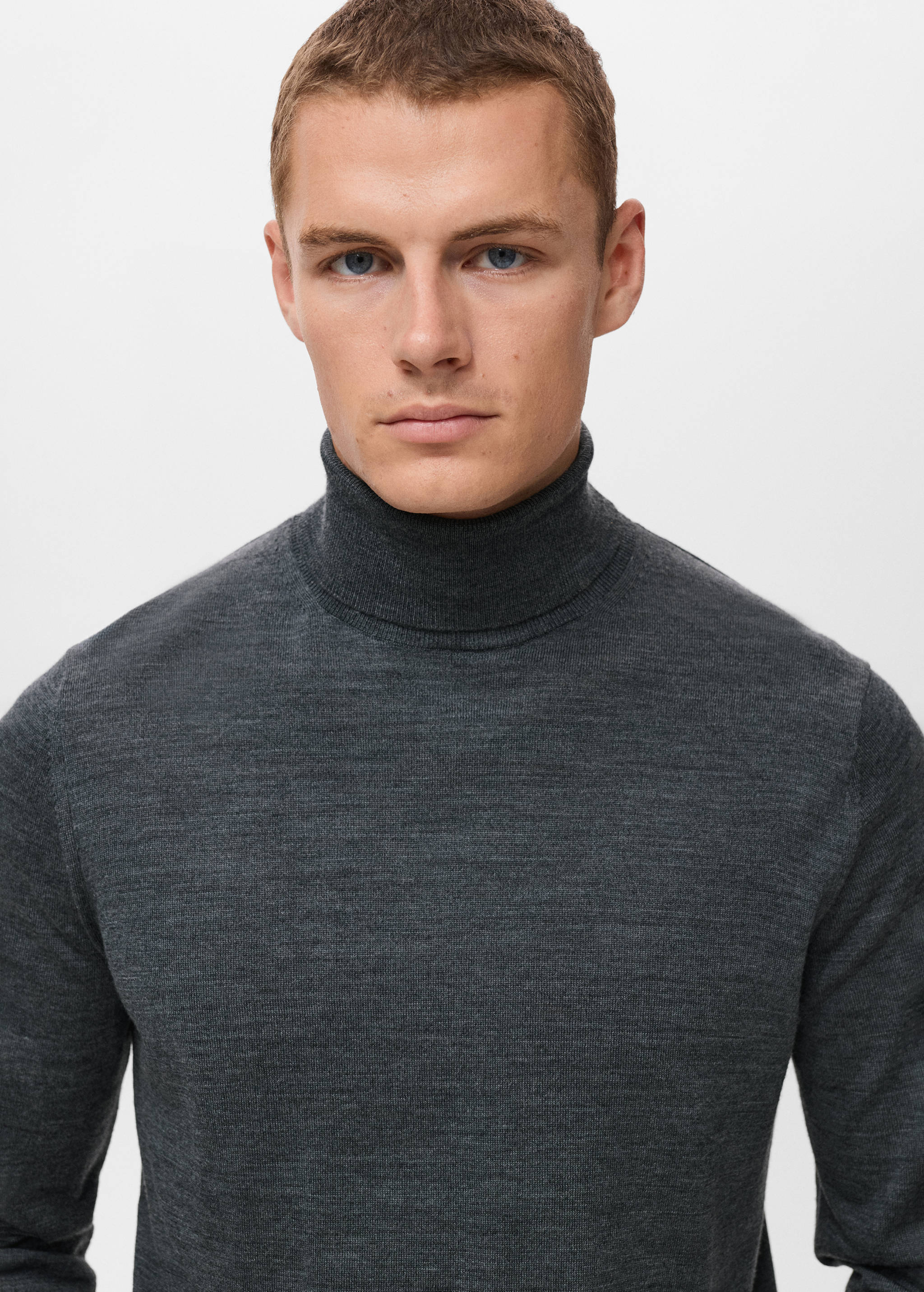 100% merino wool turtleneck sweater - Details of the article 1
