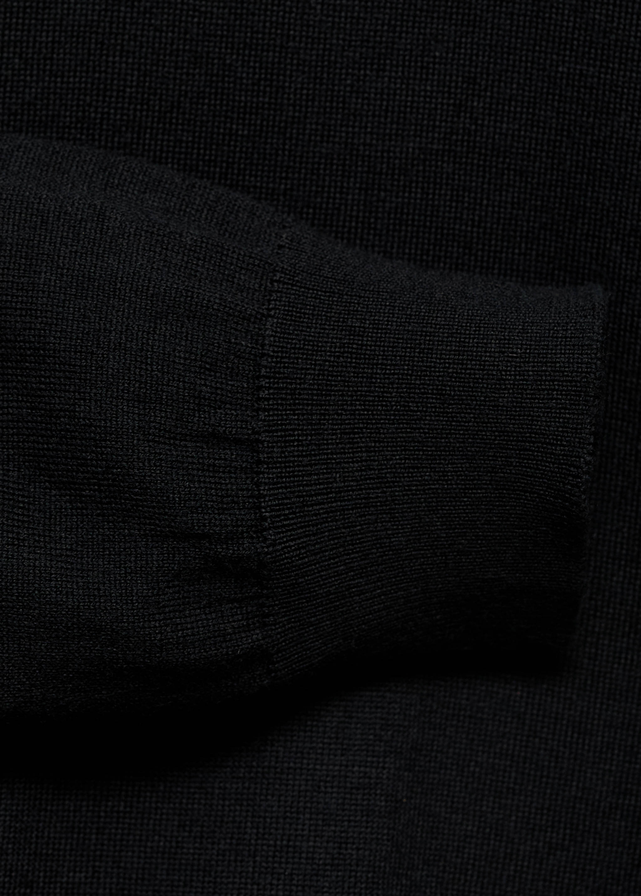 100% merino wool turtleneck sweater - Details of the article 0