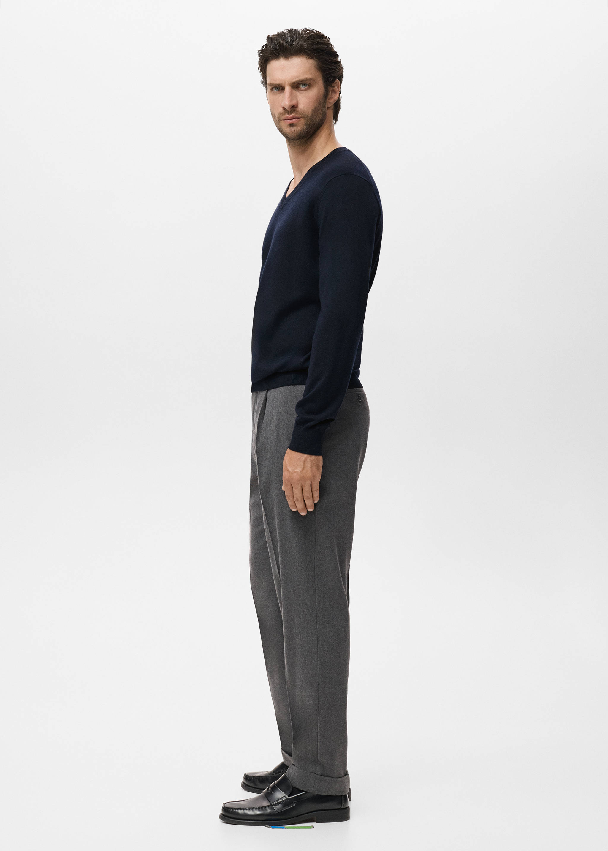 100% merino wool V-neck sweater - Details of the article 2