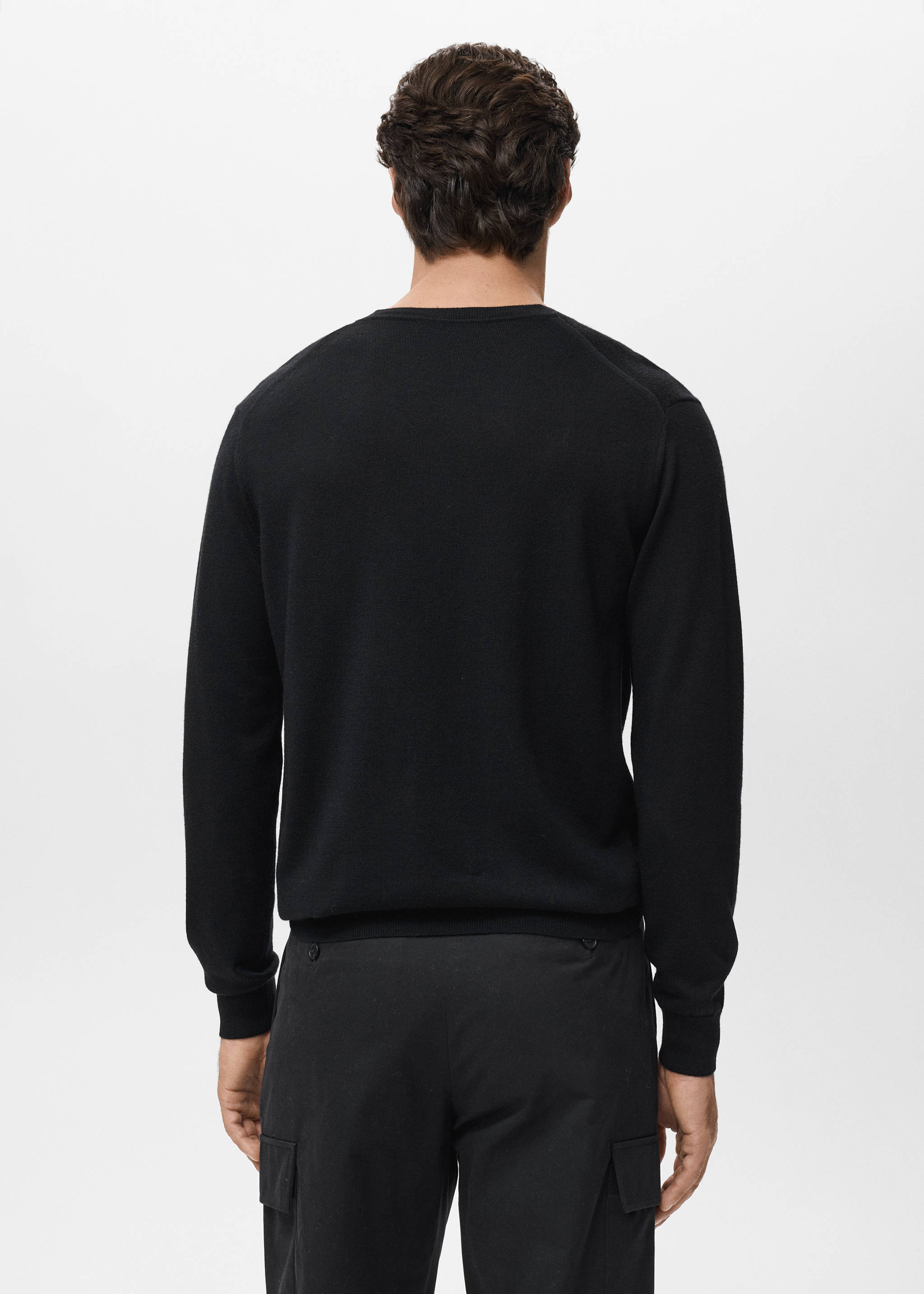 100% merino wool V-neck sweater - Reverse of the article