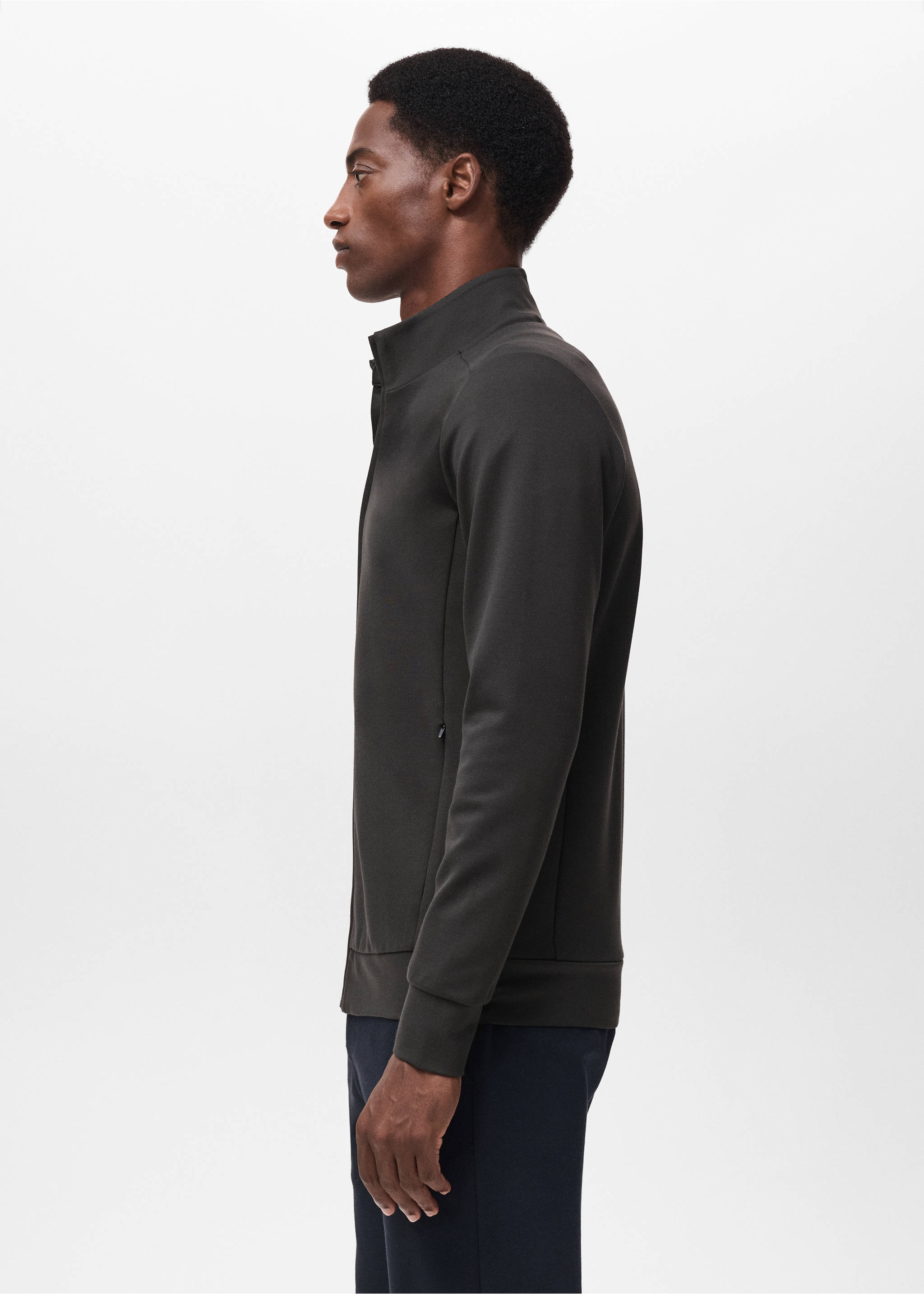 Sudadera técnica regular fit - Detalle del artículo 2, Verde oscuro. Ref: 17015978-00.