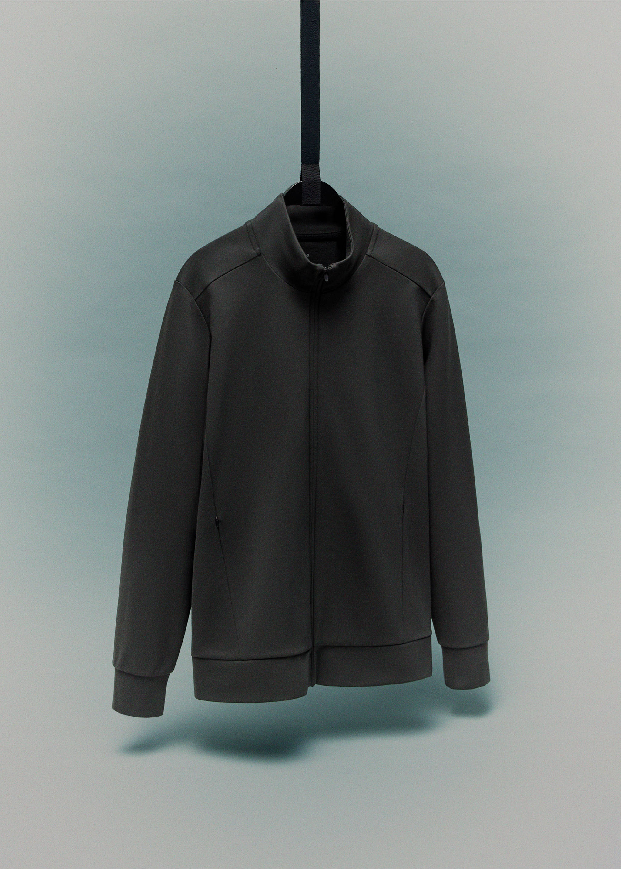 Sudadera técnica regular fit - Detalle del artículo 9, Verde oscuro. Ref: 17015978-00.