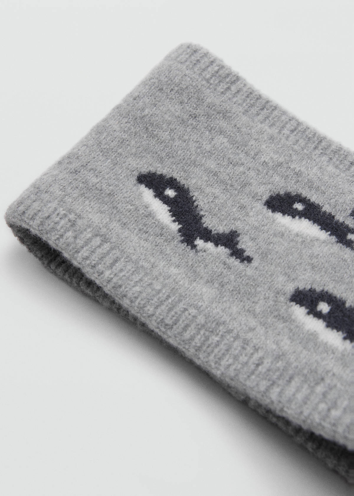 Knitted scarf with whale — Grey