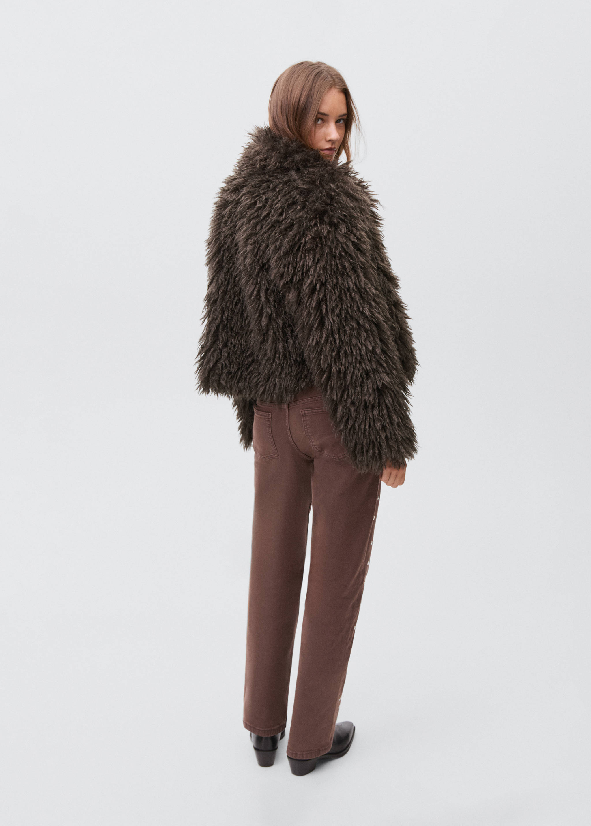 Short faux-fur coat - Reverse of the article