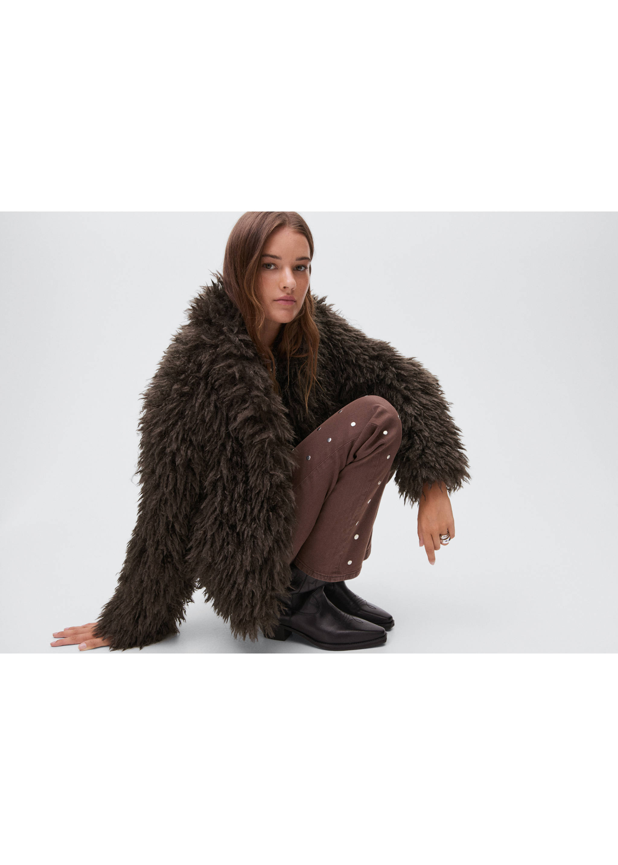 Short faux-fur coat - Details of the article 2, Brown. Ref: 17016337-00.