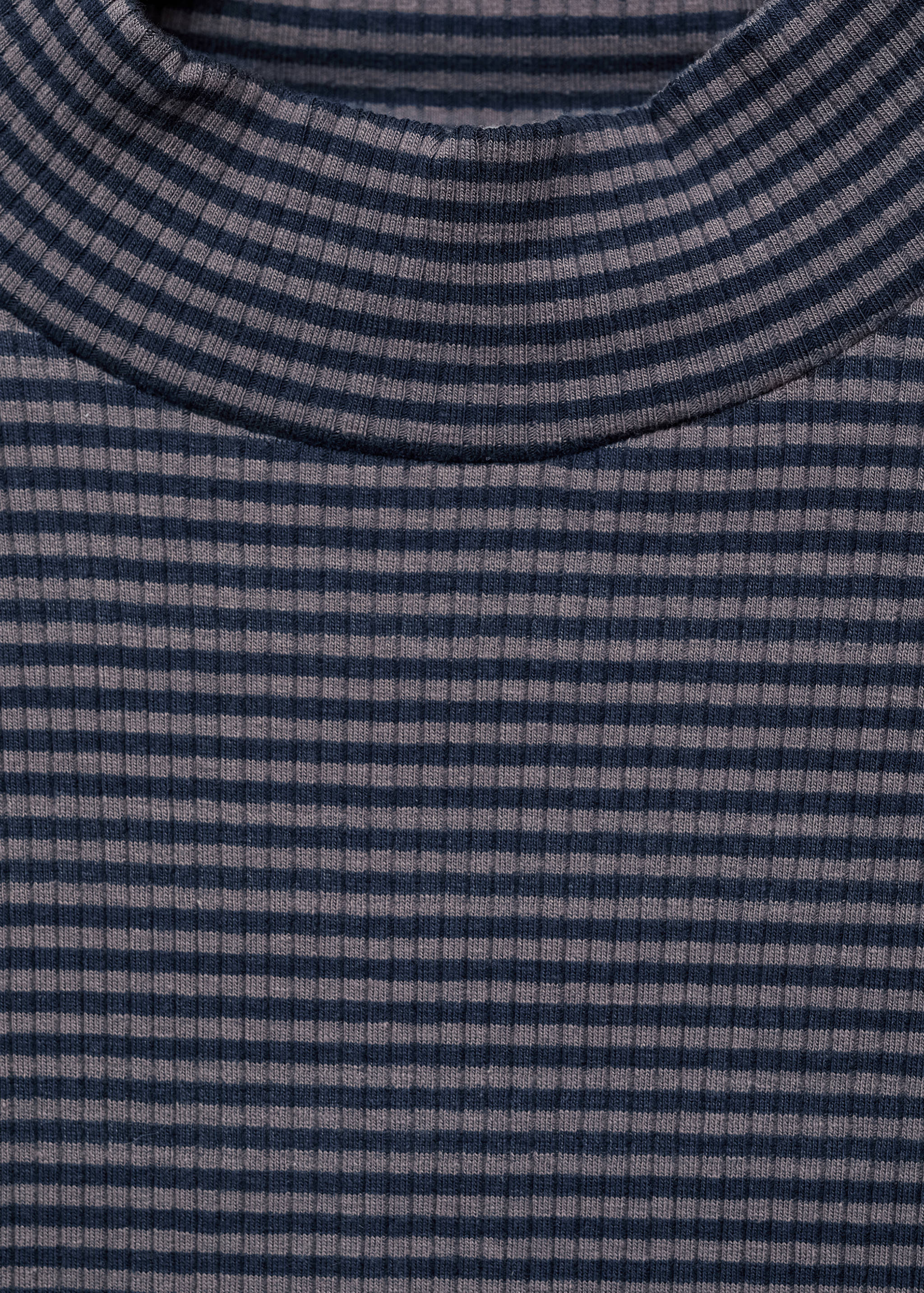 Scalloped hem striped t-shirt - Details of the article 8