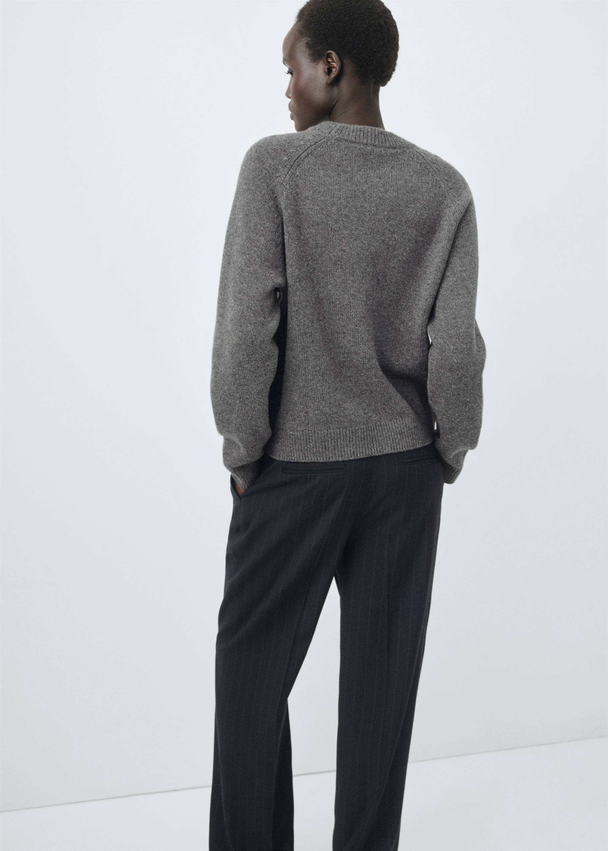 Chunky-knit wool sweater - Reverse of the article