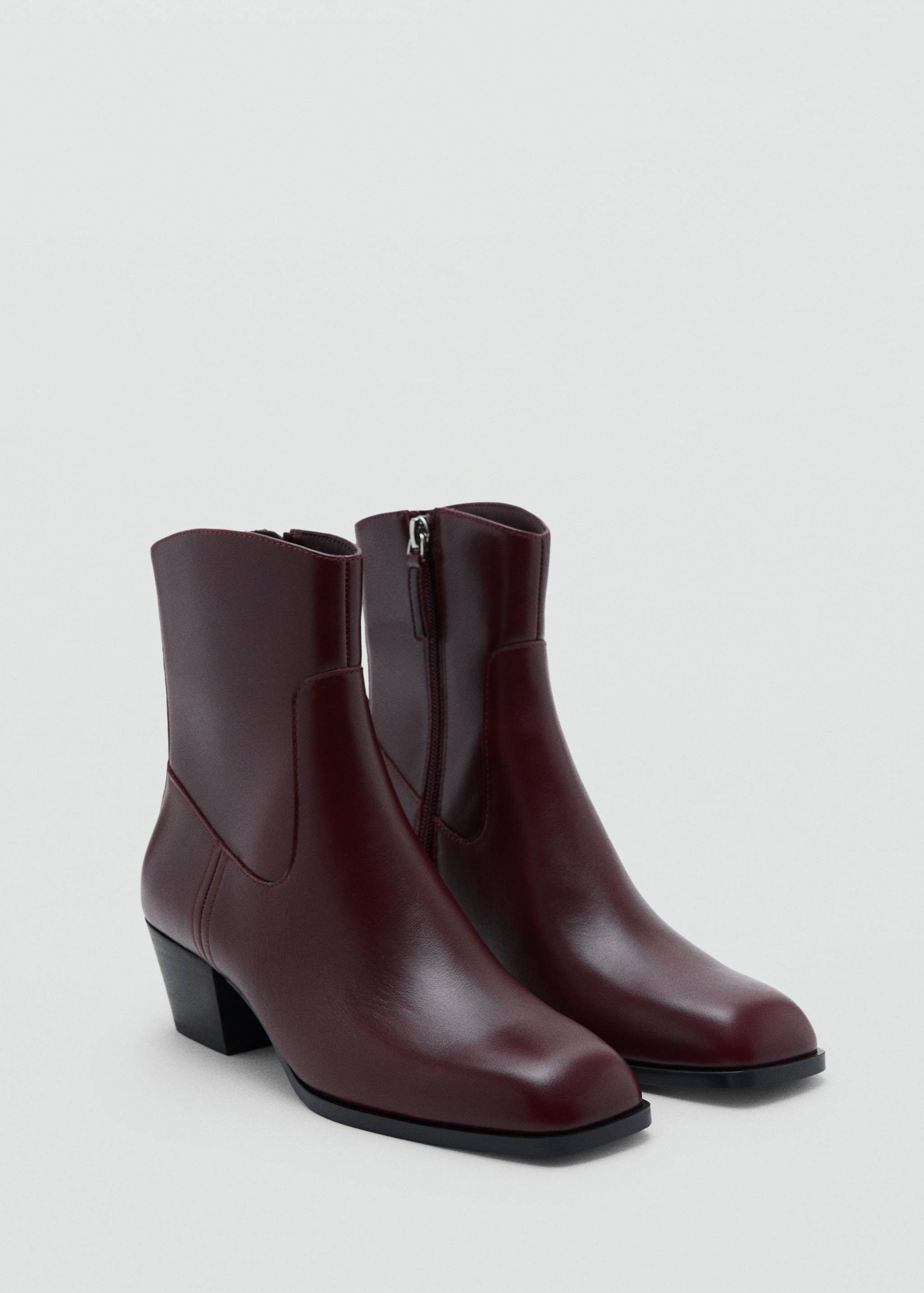 Squared toe leather ankle boots - Medium plane