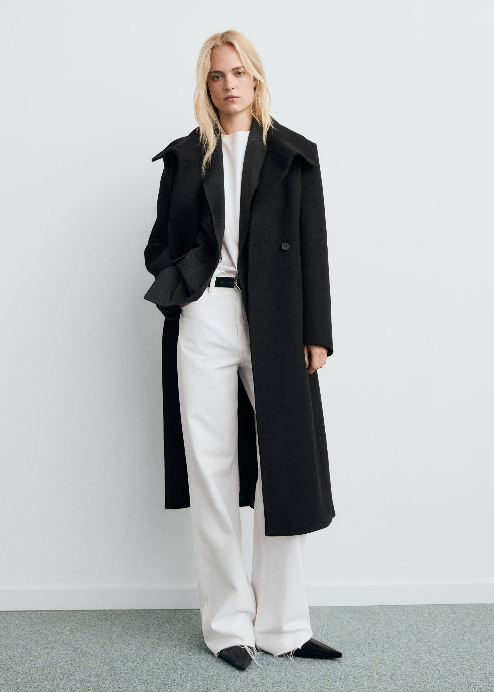 Manteco wool coat with belt - General plane, Black. Ref: 17016746-00.
